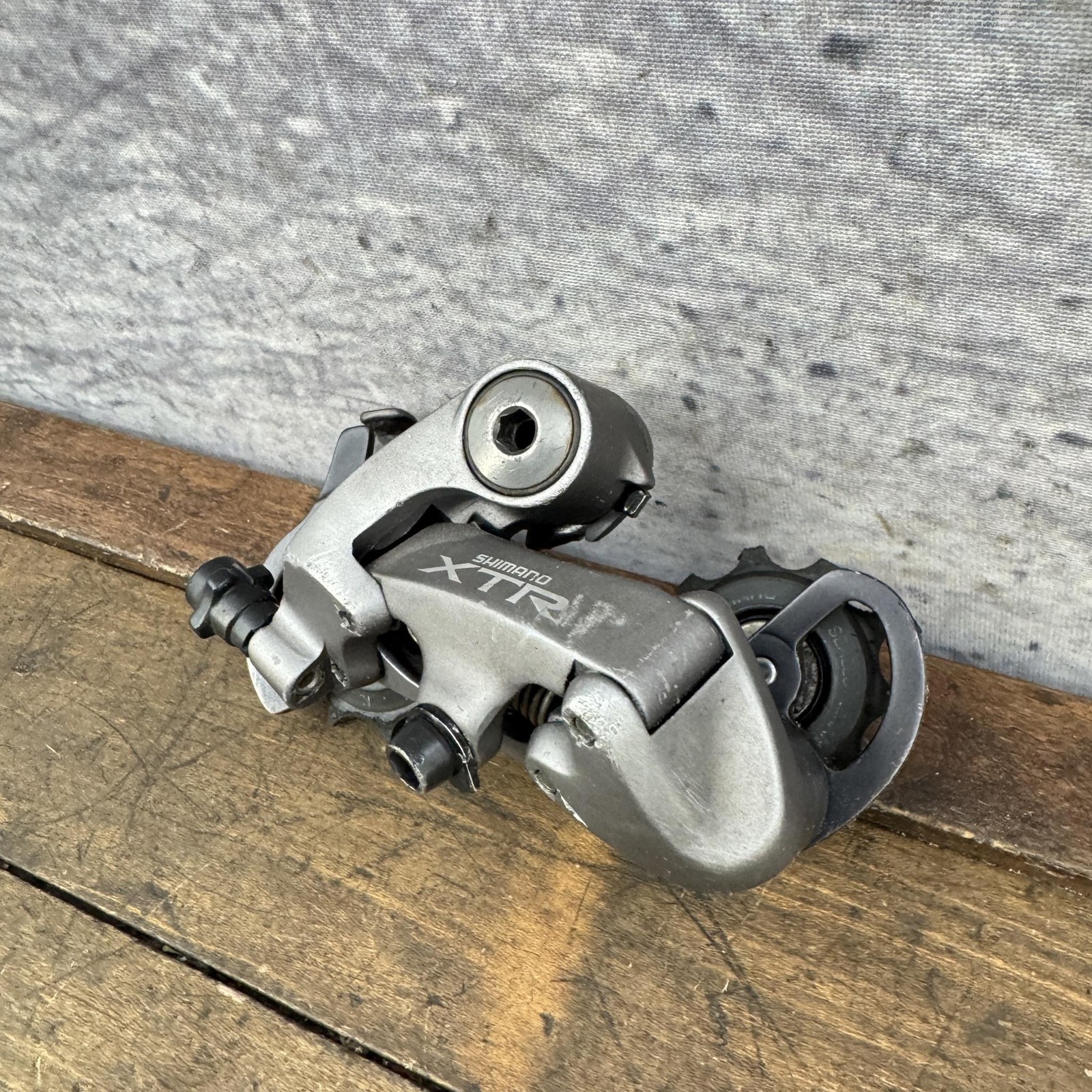 Vintage Shimano XTR Rear Derailleur Short Cage Bolt-On Gray MTB Bike 195g
