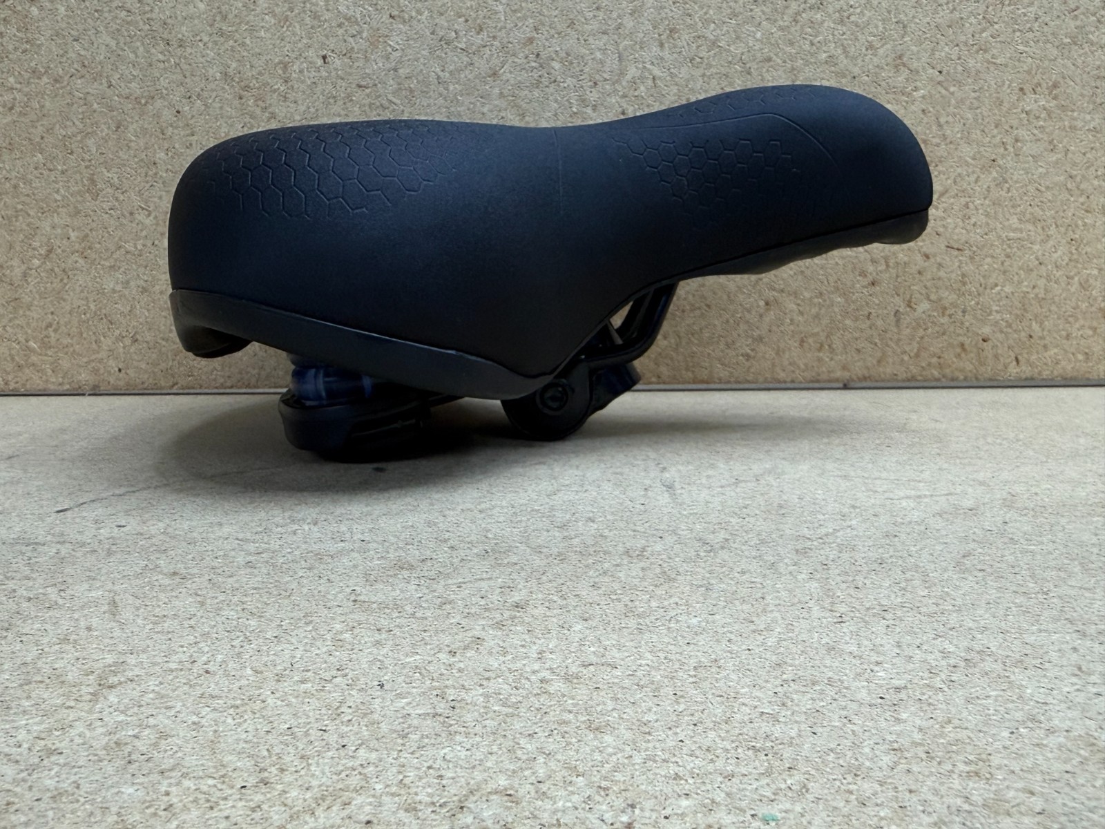 ⚡️ Accent Bike Saddle 2.0 Black SWZEC Double Shock Absorbers 8″ Wide NEW ⚡️