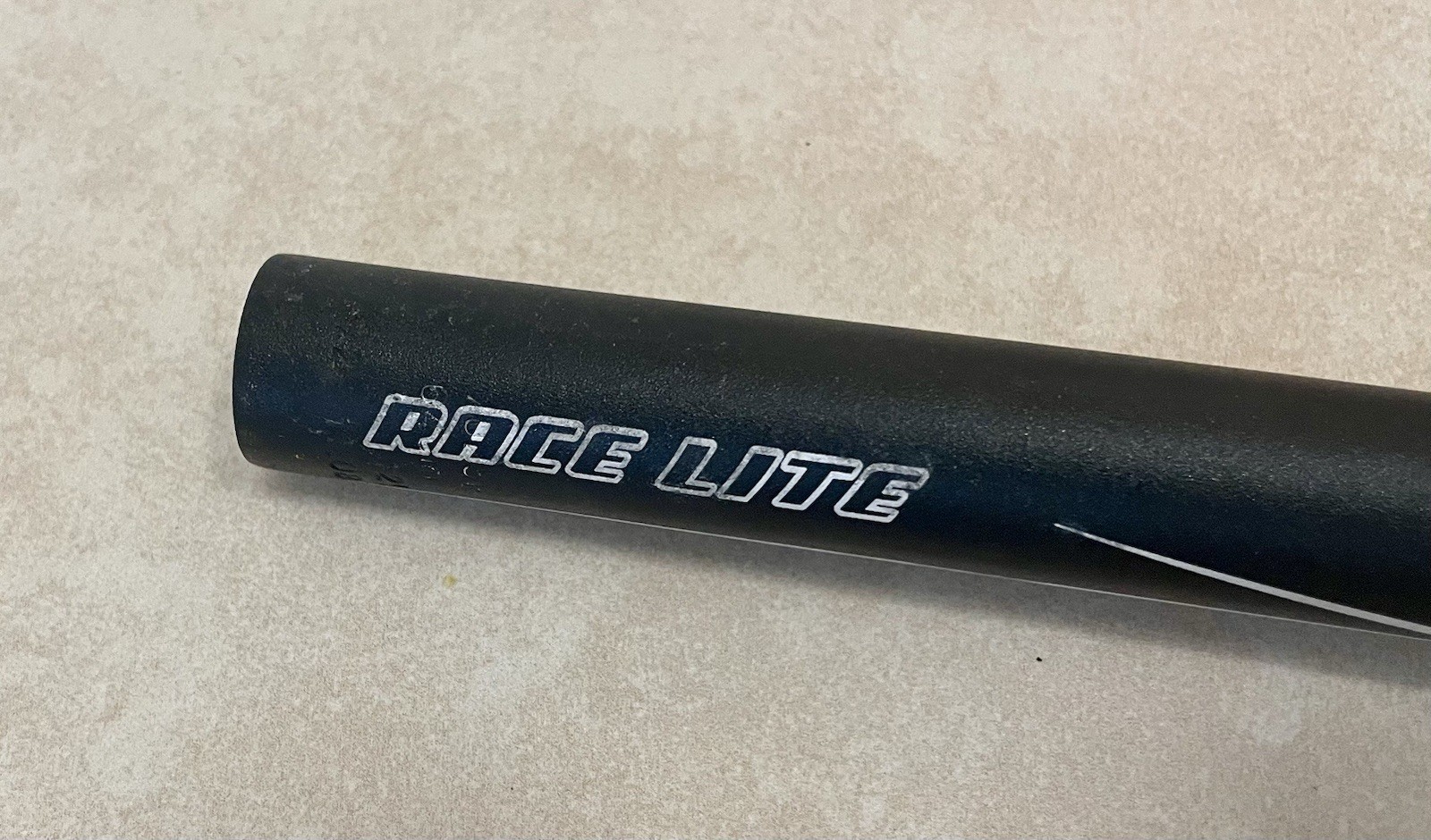 Bontrager Race Lite Handlebar. 31.8 Stem. 640mm Wide. Weight 160G.