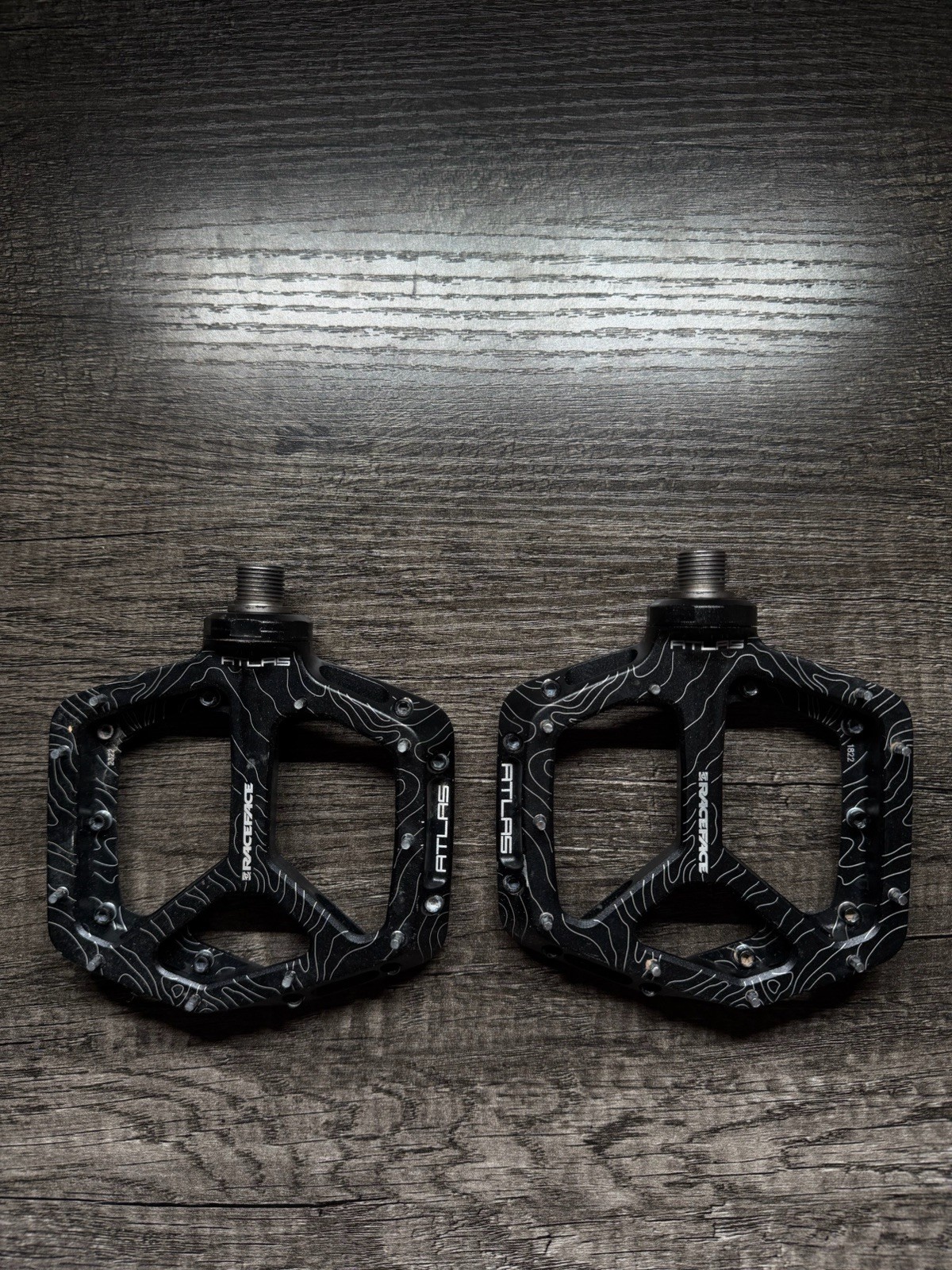 Race Face Atlas DH / MTB Bicycle Studed Platform Aluminum Pedals – Black