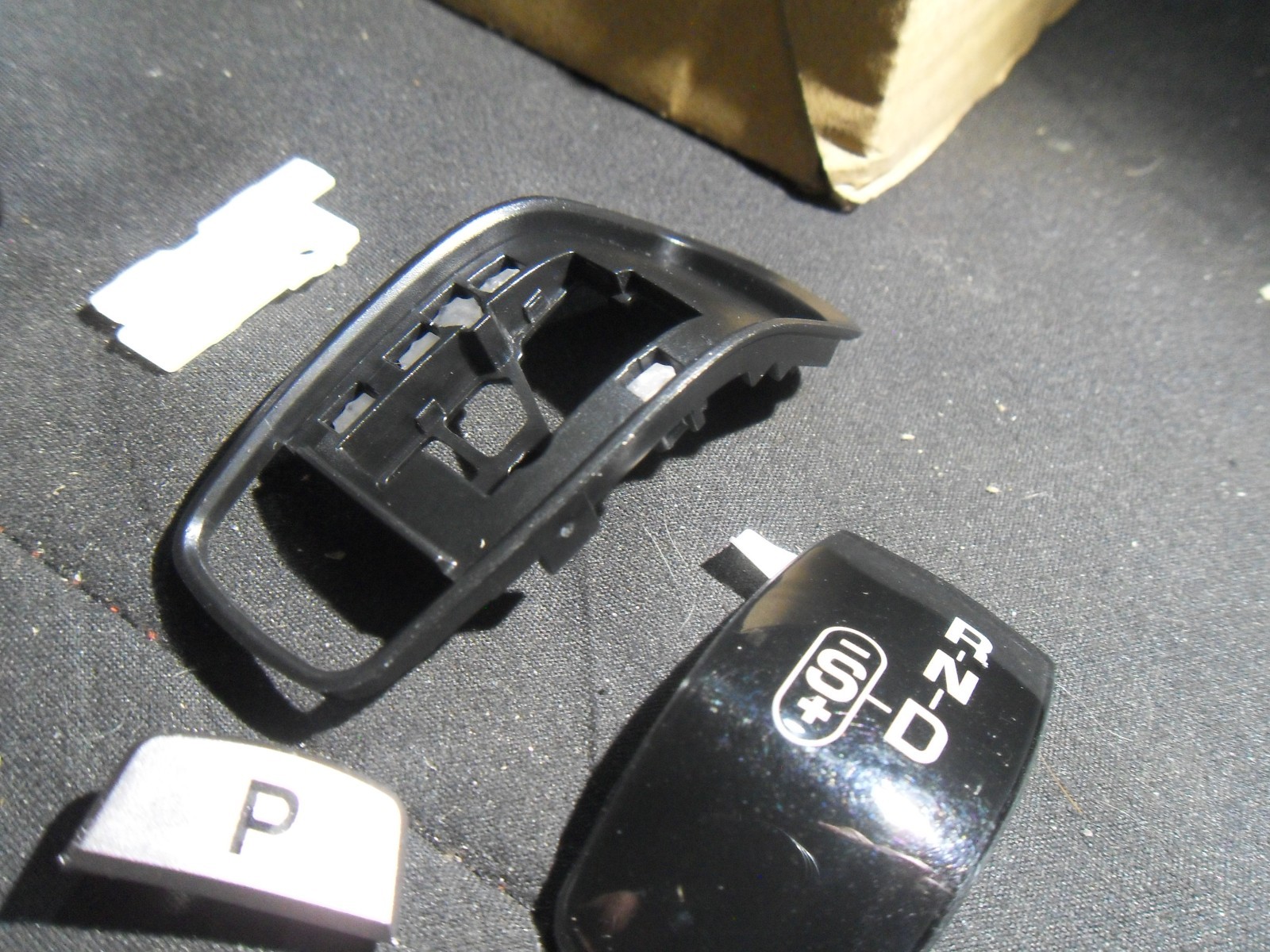 LR117072 Gear Shift Knob Shifter Repair Module Kit, Compatible with Range