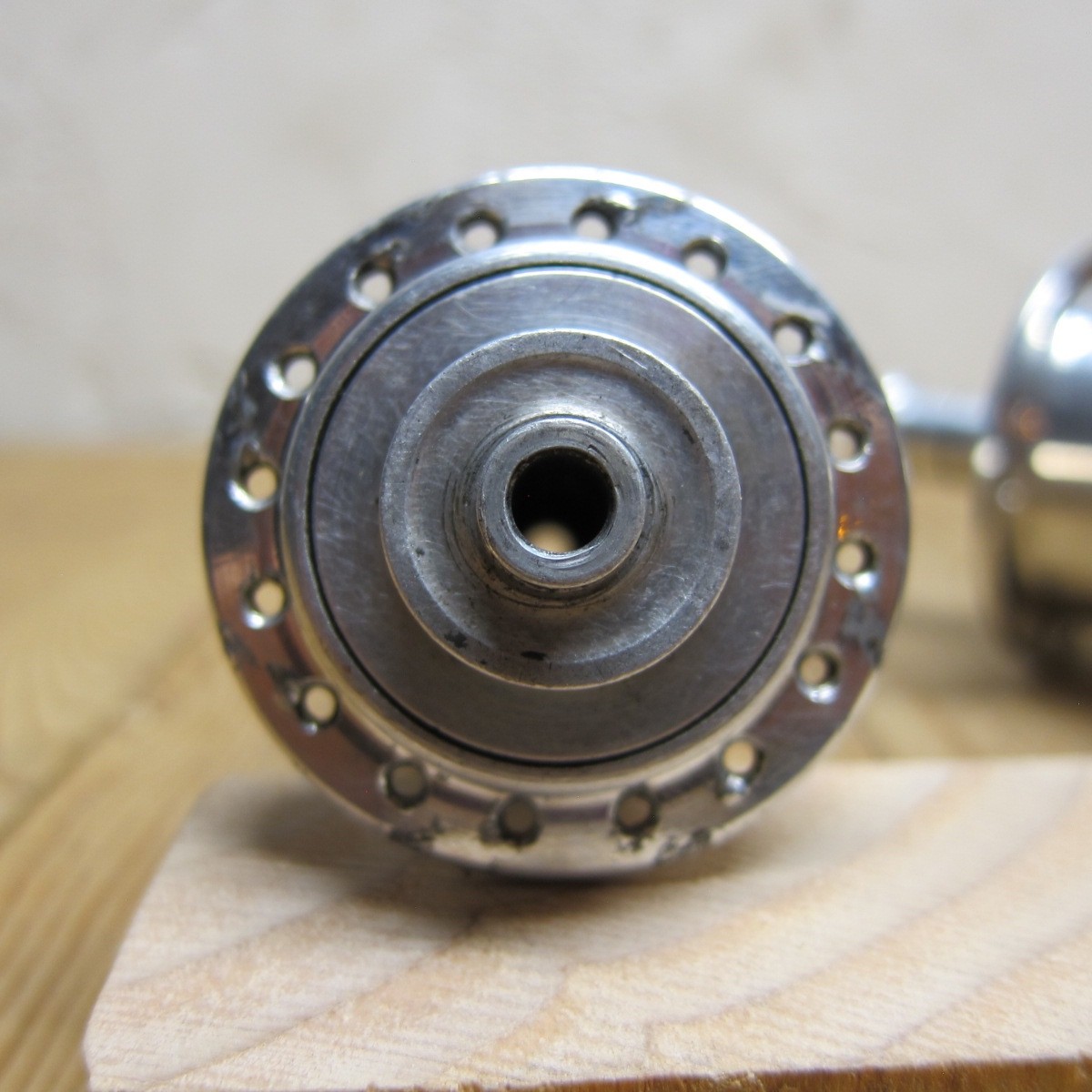 White Industries Tracker Hubs 100/135mm QR 32H Rim Brake HG 8/9/10 Vintage