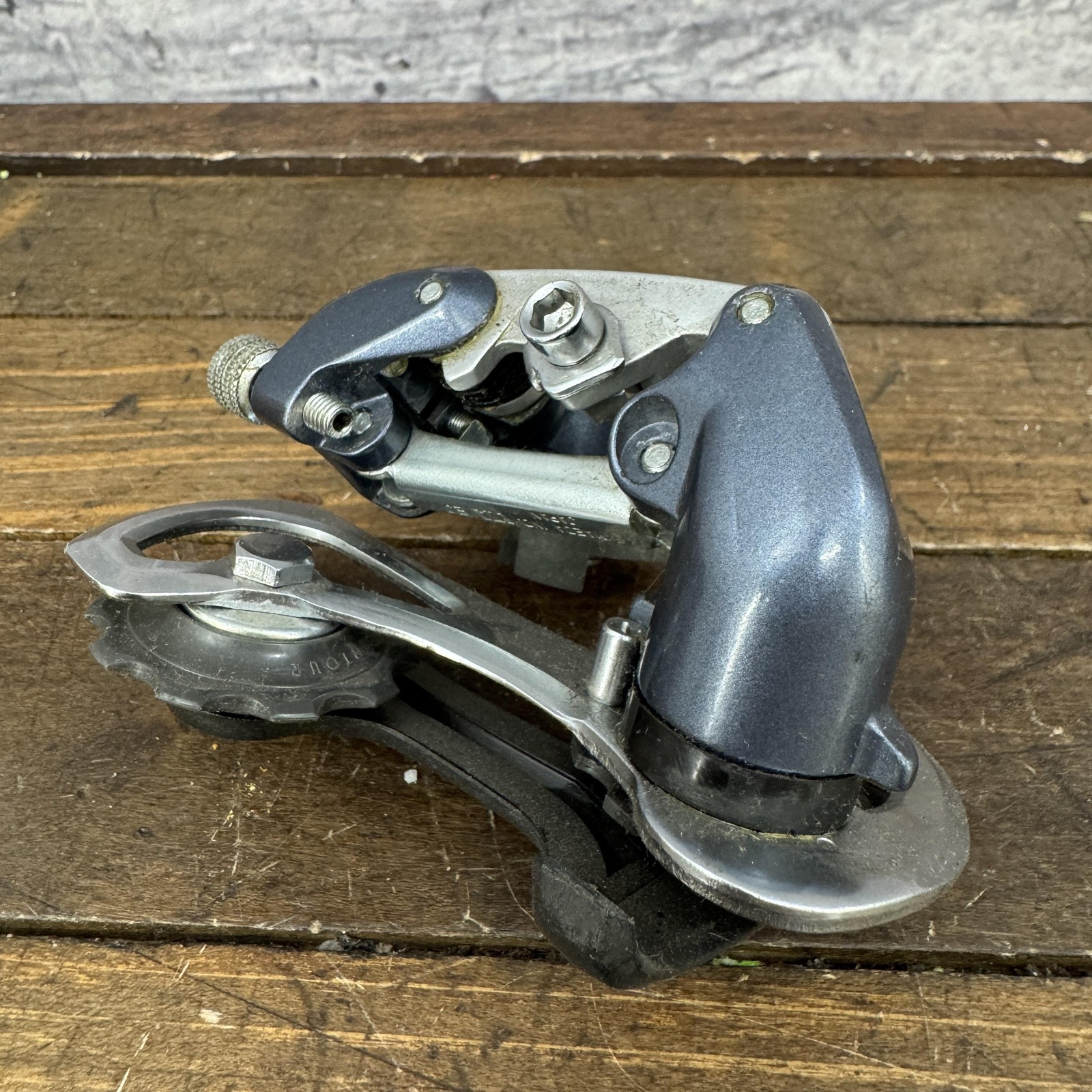 Vintage Suntour Accushift Edge 4050 Rear Derailleur Short Cage Bolt-On Japan