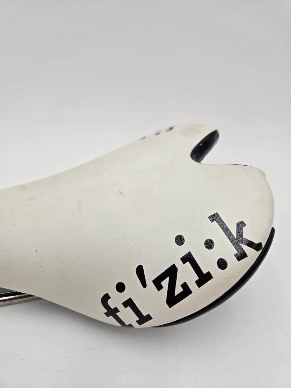 Classic FIZIK Fi’zi:k Aliante White Twin Flex Saddle Carbon Rails Bicycle Seat