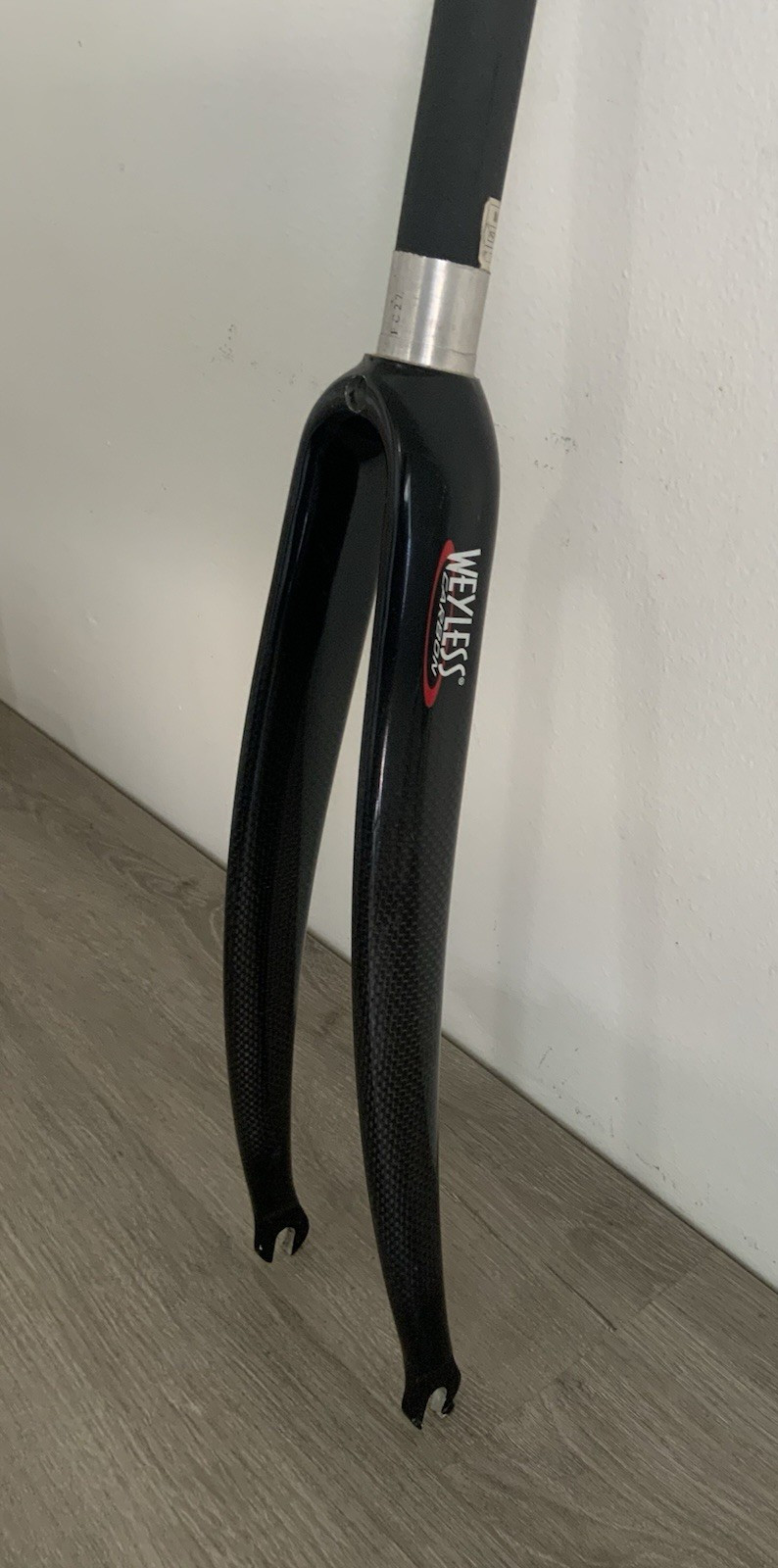 WEYLESS CARBON FORK 700C 1 1/8 INCH THREADLESS 267 MM TUBE 520 GRAMS