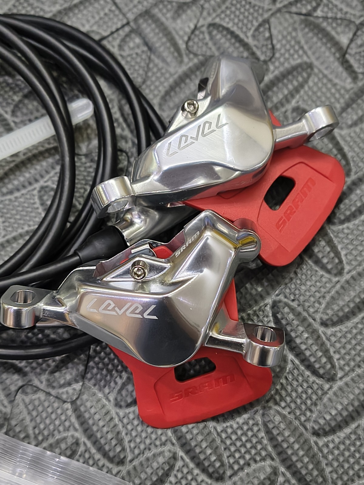 Sram Level Ultimate Disc Brake 2-Piston Carbon Lever Silver Front/Rear Set