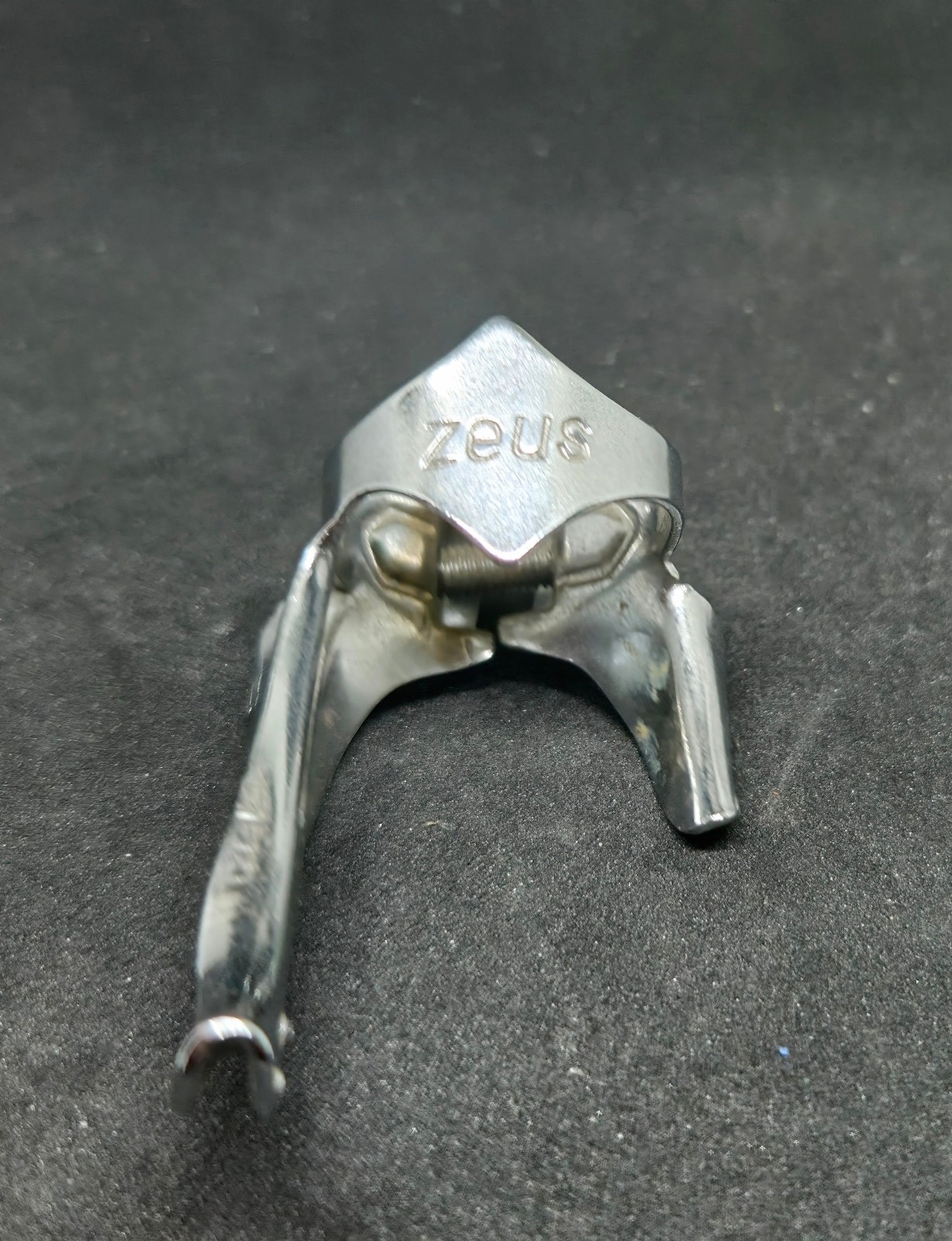 NOS ZEUS DOWN-TUBE CABLE GUIDE FOR DOUBLE