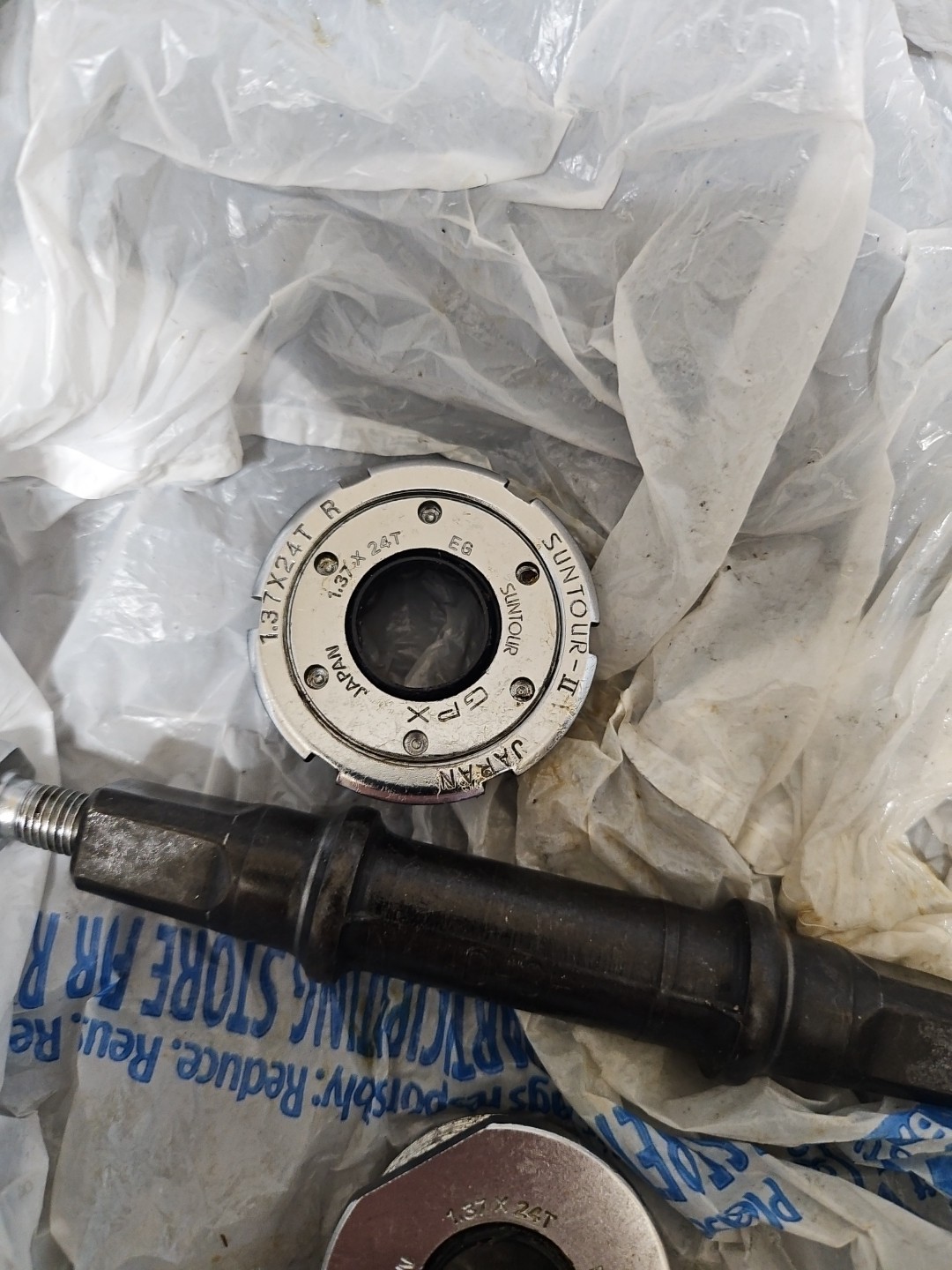 SunTour GPX Bottom Bracket 116mm BSC 68mm 1.37 X 24 Superbe Pro XC Dura