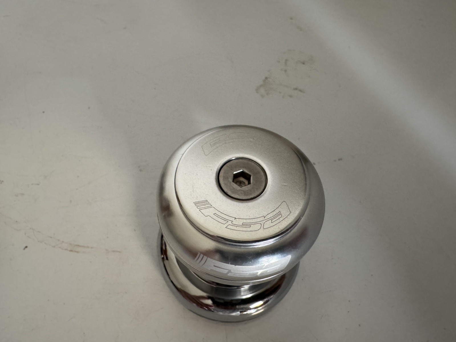 SILVER FSA PIG DH PRO, SEALED BEARING, 1-1/8 THREADLESS HEADSET, GYRO COMPATIBLE