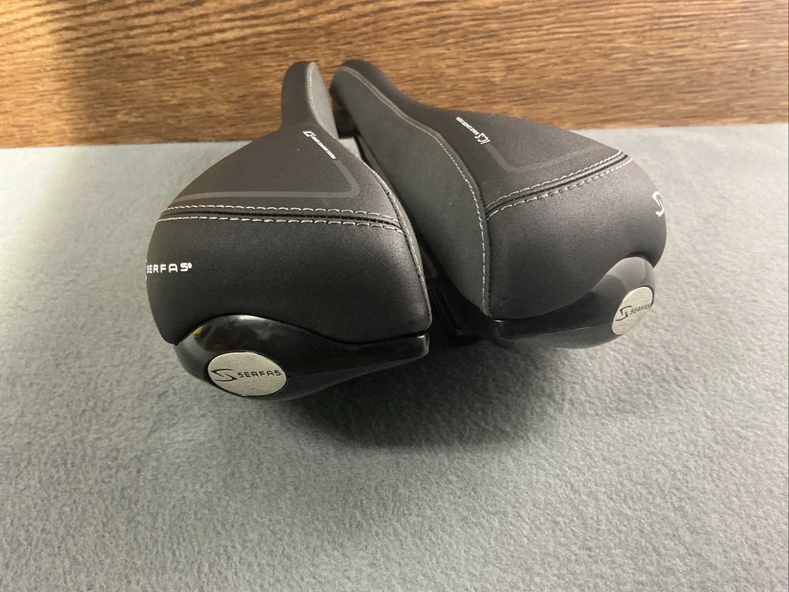 SERFAS RX-921V MEN’S RELAXED ROAD/MTB BIKE SEAT SADDLE 267mm X 171mm UNUSED