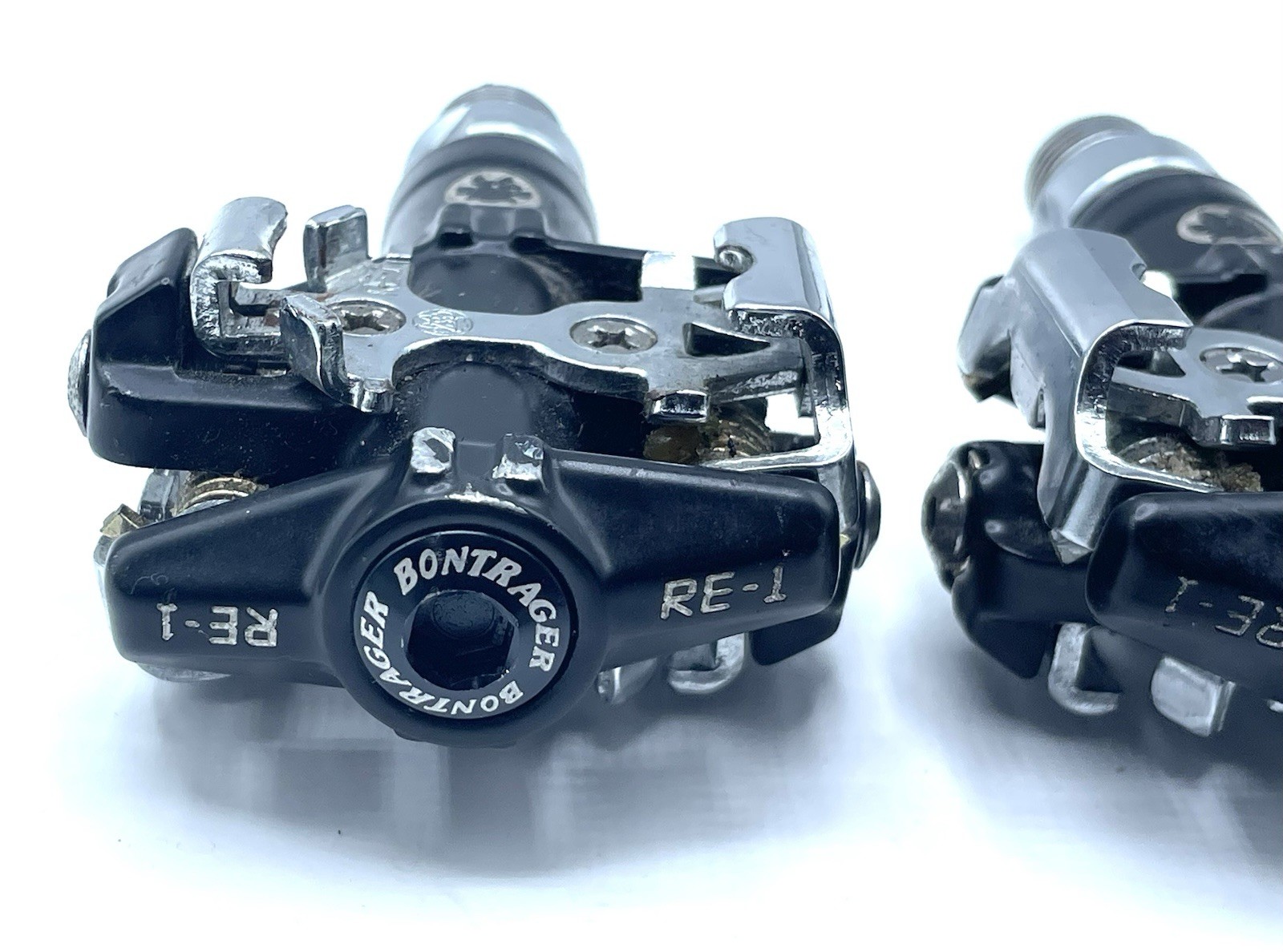 Bontrager RE-1 Clipless Pedals Black / Silver Dual Sided Mountain Bike