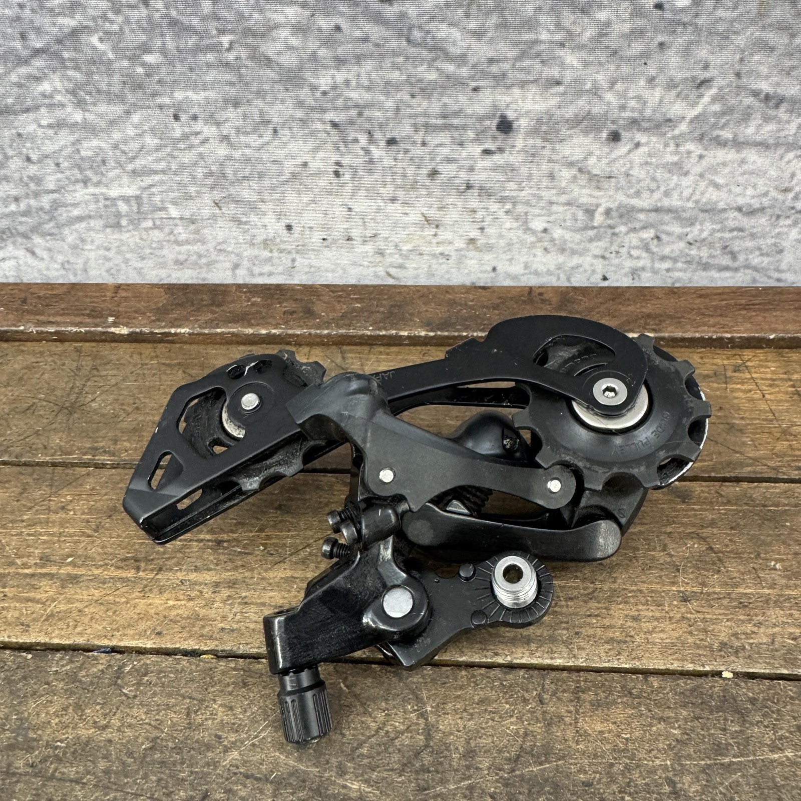 Shimano 105 RD-R7000 Rear Derailleur 11 Speed Medium Cage Black Road 225g