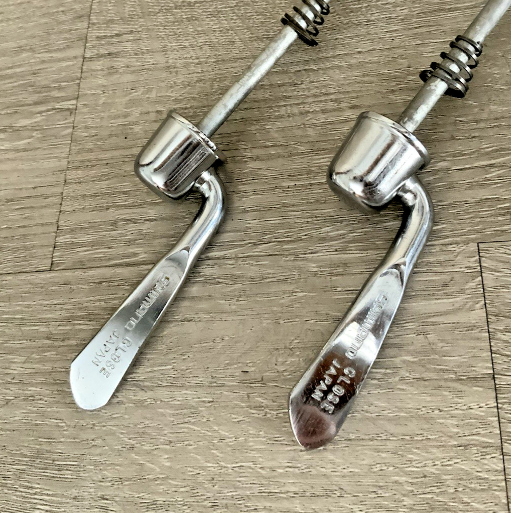 SHIMANO 600 QUICK RELEASE SKEWER SET 100-126 MM SPACING STEEL MODEL 6207
