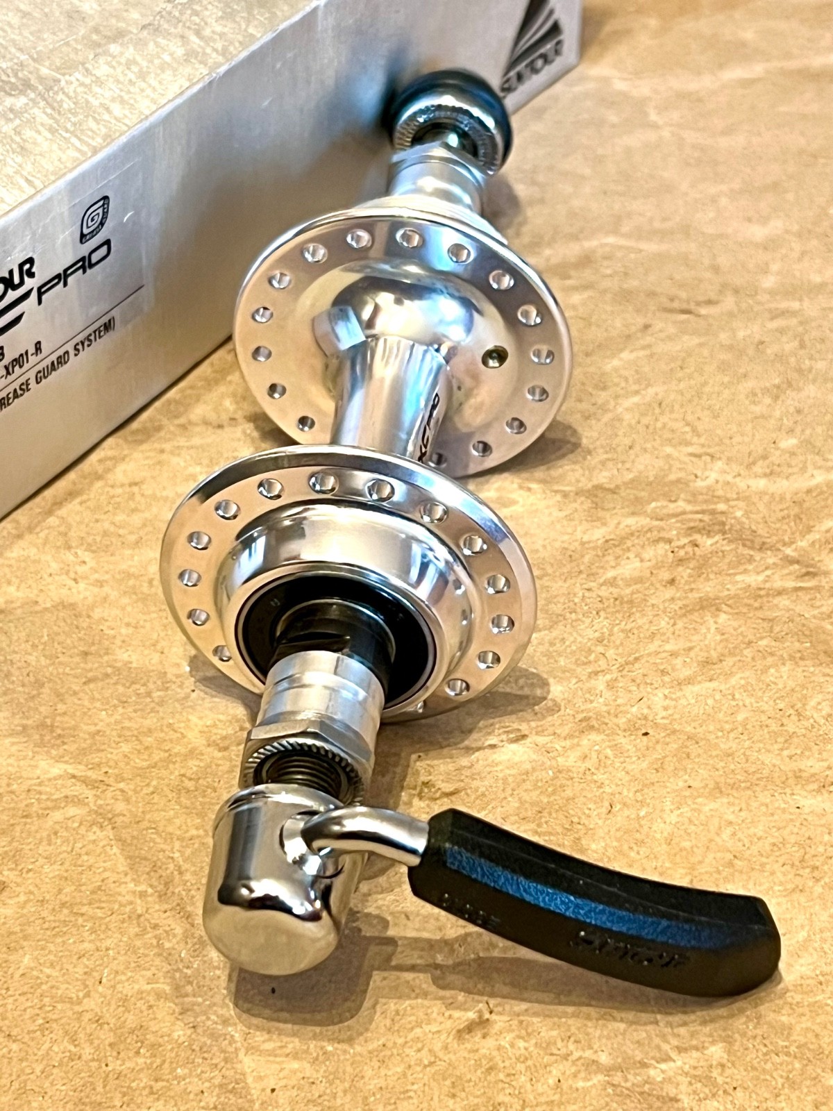 Suntour XC Pro Rear Hub HB-XP01-R – 36H 135mm Polished NOS NIB Grease Guard NEW