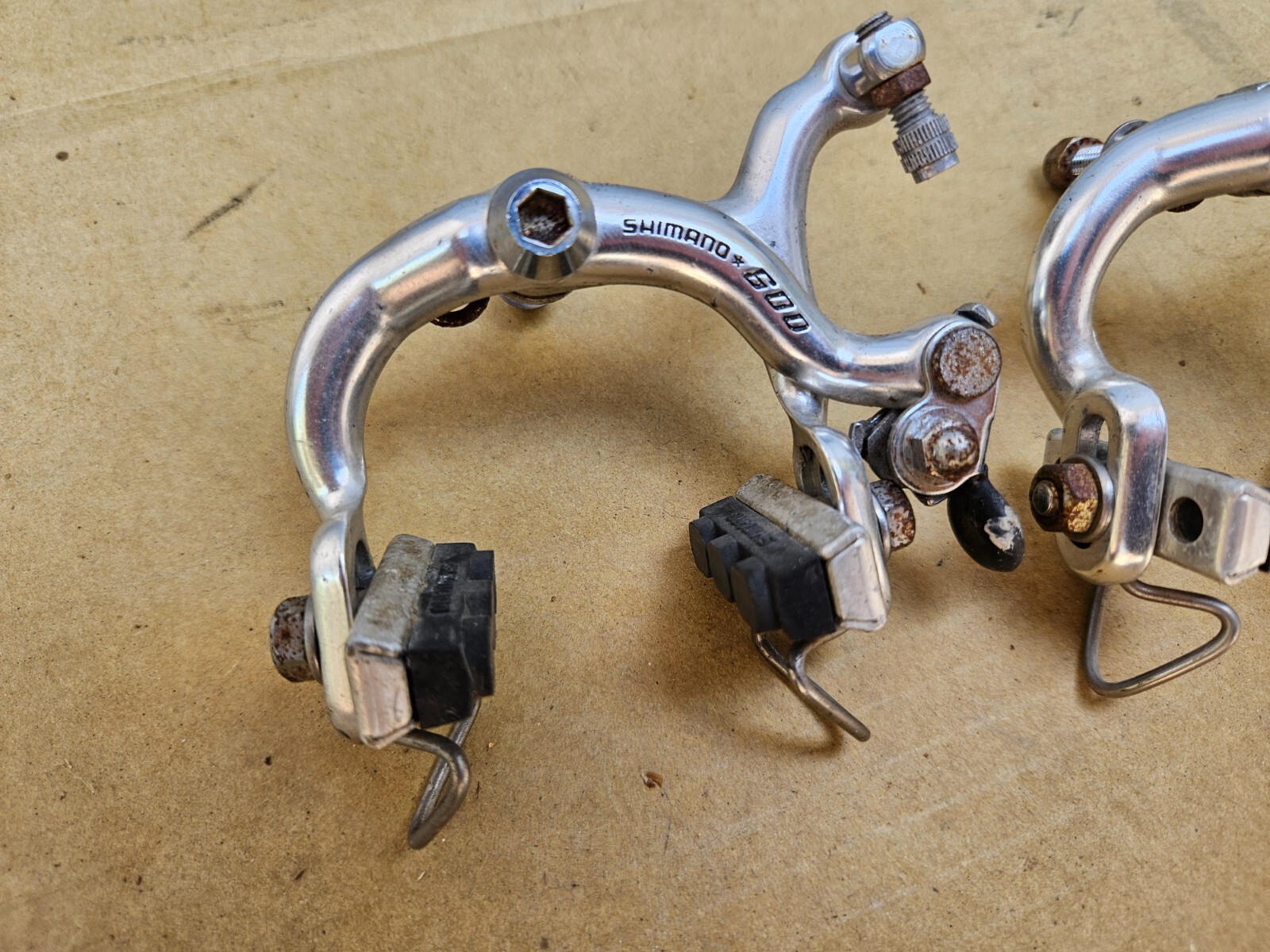 Shimano 600 Arabesque Road Bike Brake Calipers Front + Rear Set Japan low miles