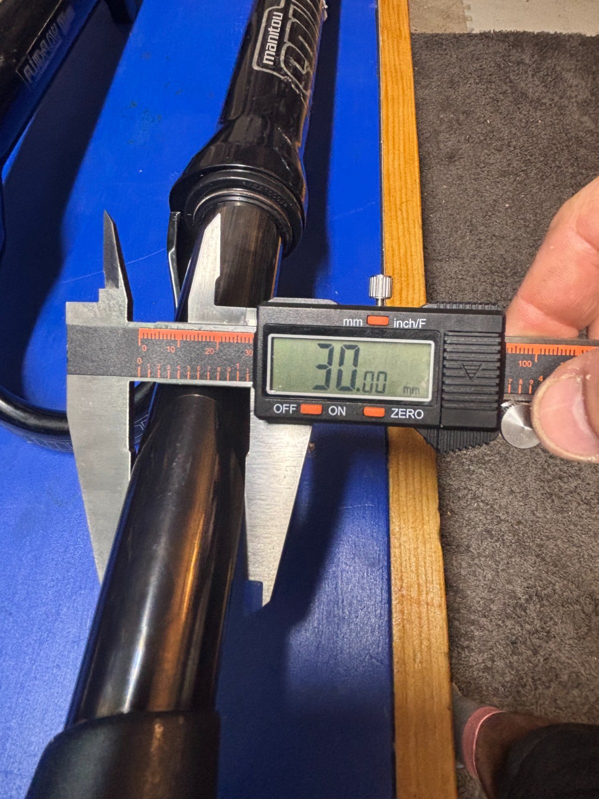 Manitou Splice Comp 130mm Travel Straight Steerer 1 1/8″ Fork 26″