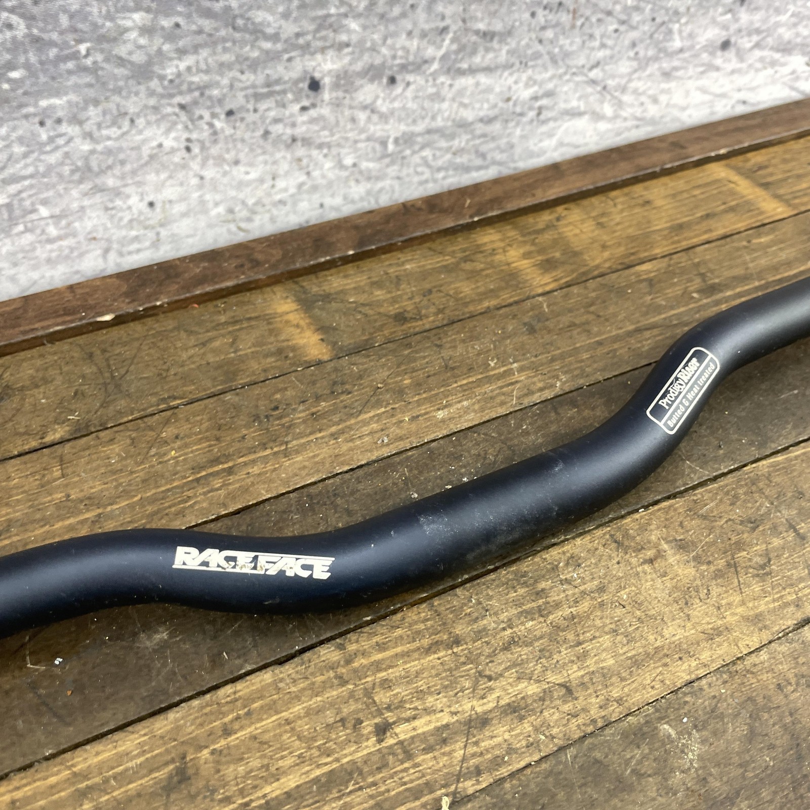 Race Face Prodigy Riser Handlebar 620mm 25.4mm Alloy Mountain Bike 285g VGC