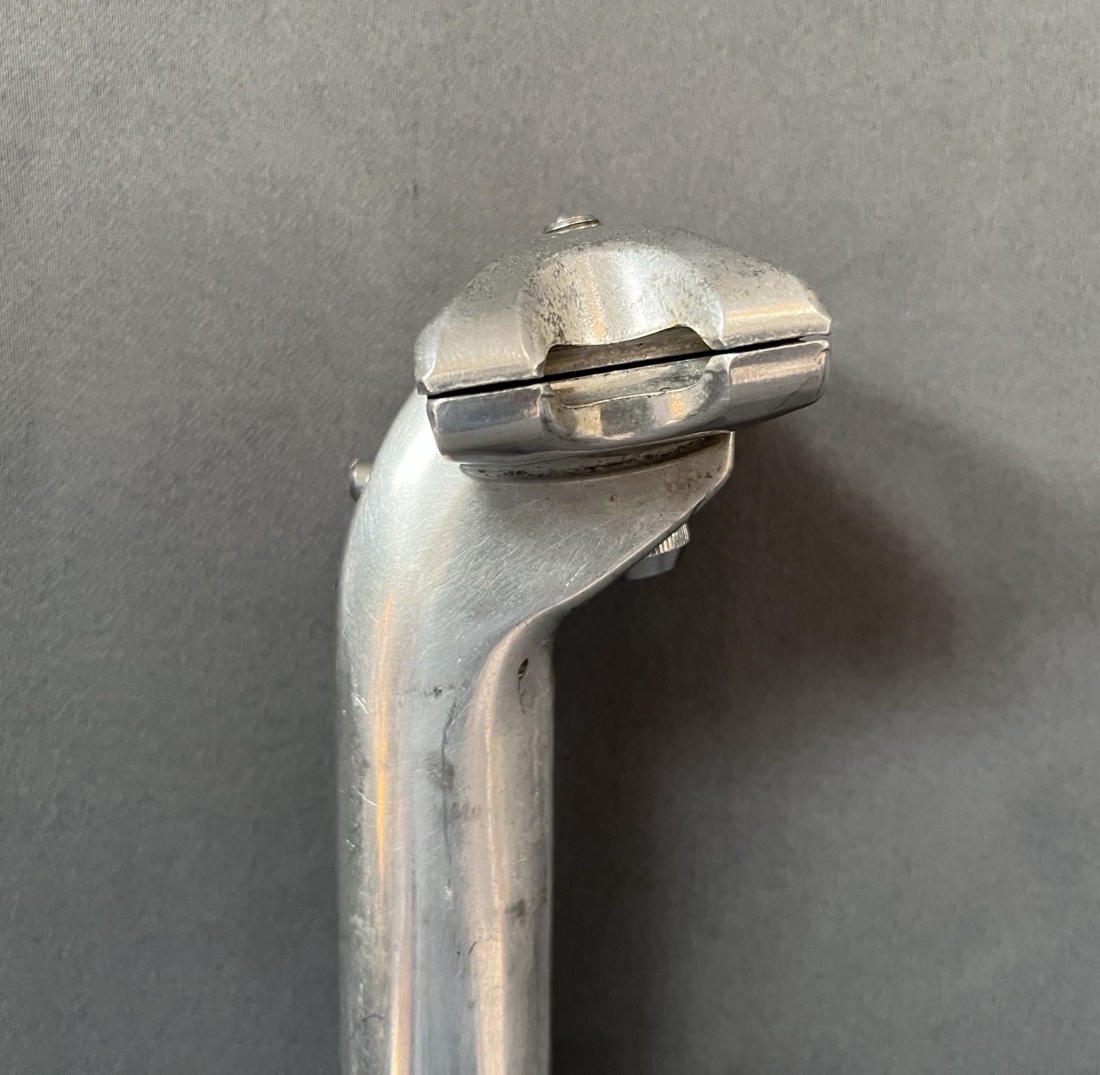 Shimano 600 Ultegra SP-6400 Aero Seatpost 27.2 x 200mm 25mm Setback Single-Bolt