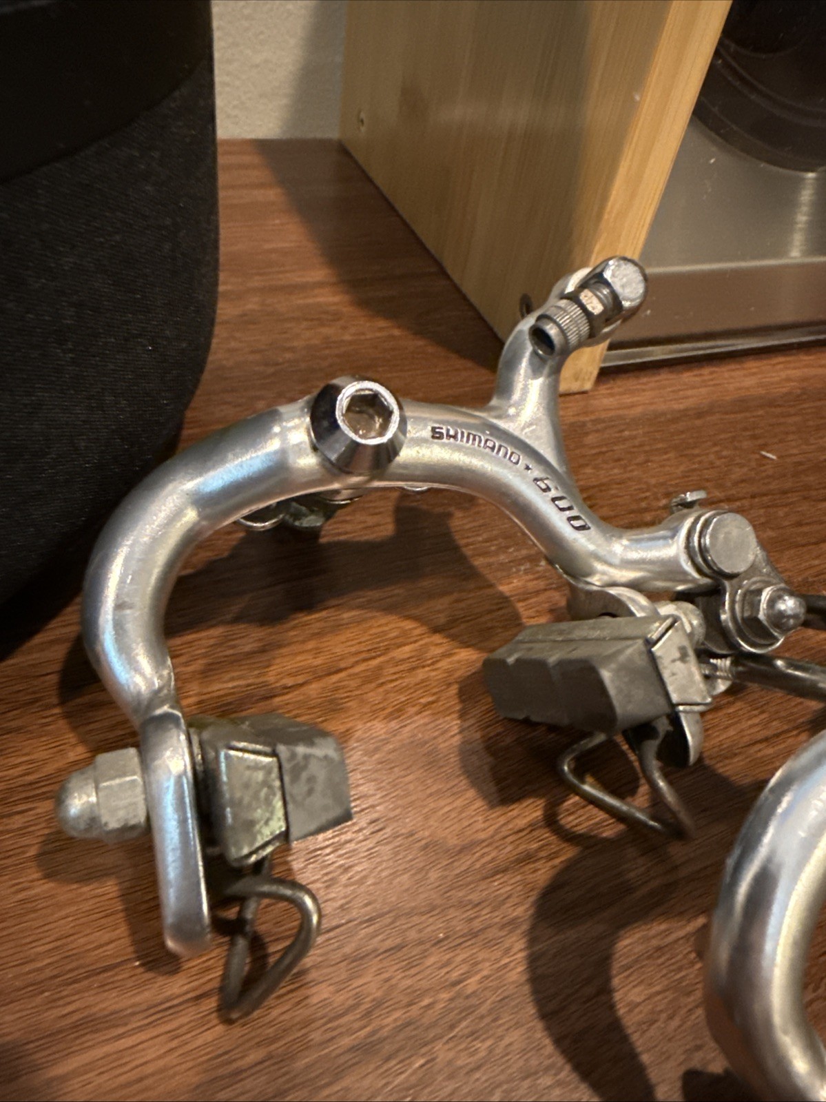 Shimano 600 Arabesque Vintage Bike Brake Calipers – MADE IN JAPAN – Used