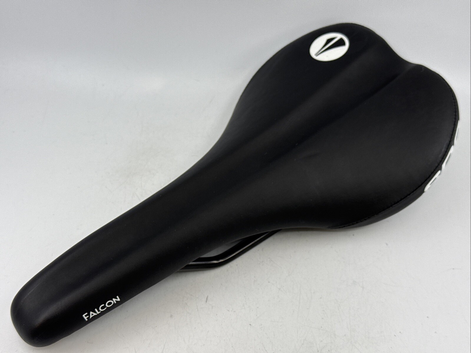 SDG FALCON 280mm x 140mm Steel Rail Black & White Saddle NEW BIKE TAKE-OFF