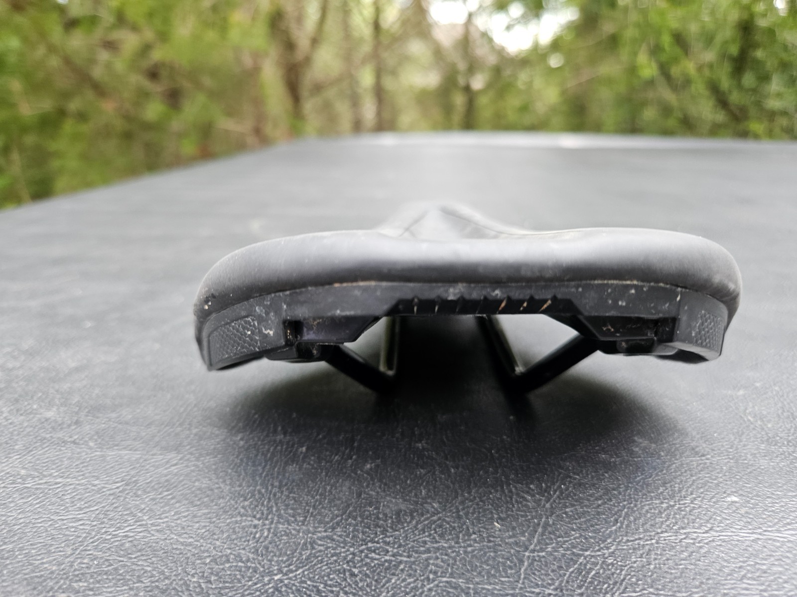 Specialized Body Geometry HENGE BICYCLE BIKE SEAT SADDLE 143mm