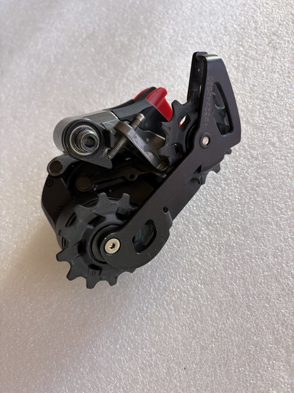 SRAM Rival AXS RD-RIV-E-D1 12-Speed Road Rear Derailleur. No battery.