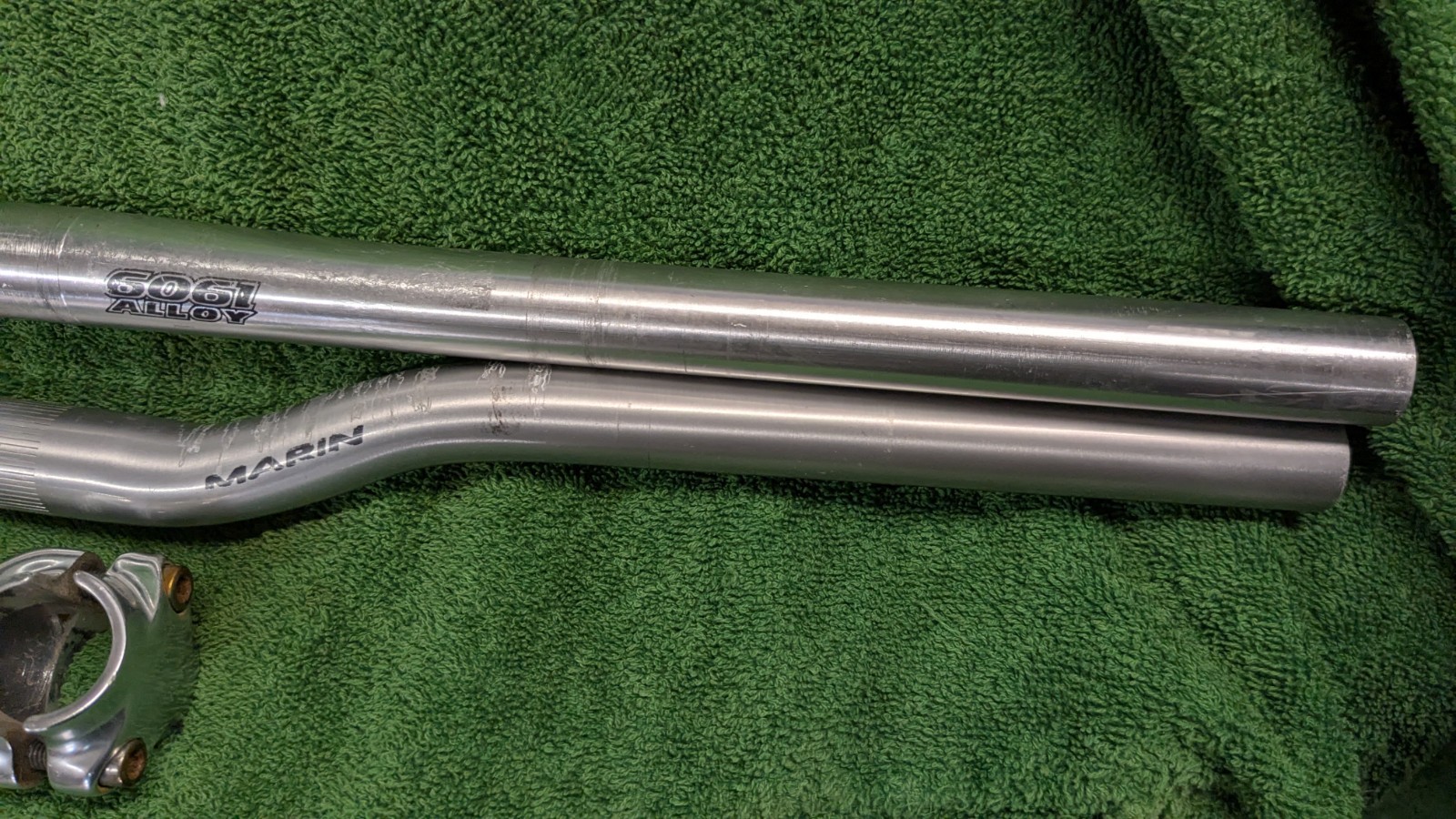 Vintage Marin Mountain Bike 1 1/8″ Stem And Handlebars Riser/Sweep 580mm 25.4mm