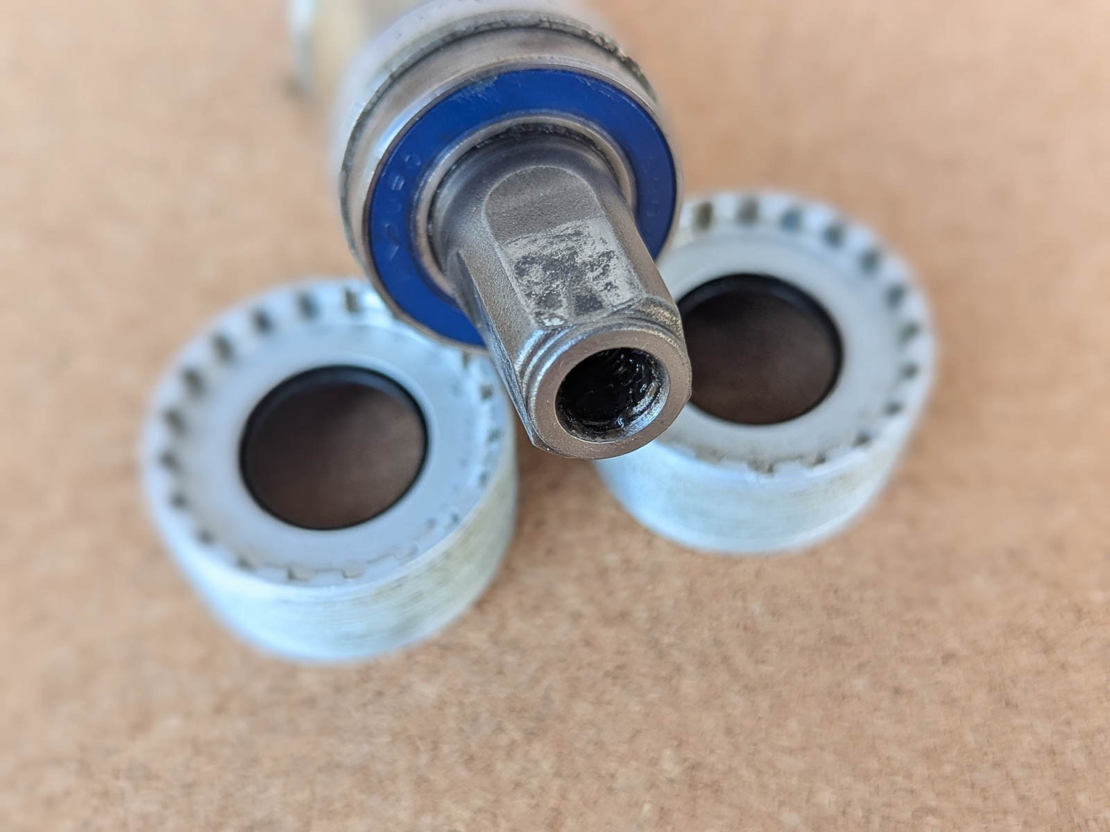 Race Face Titanium Mountain Bike Bottom Bracket 108mm Spindle 68/73mm Shell