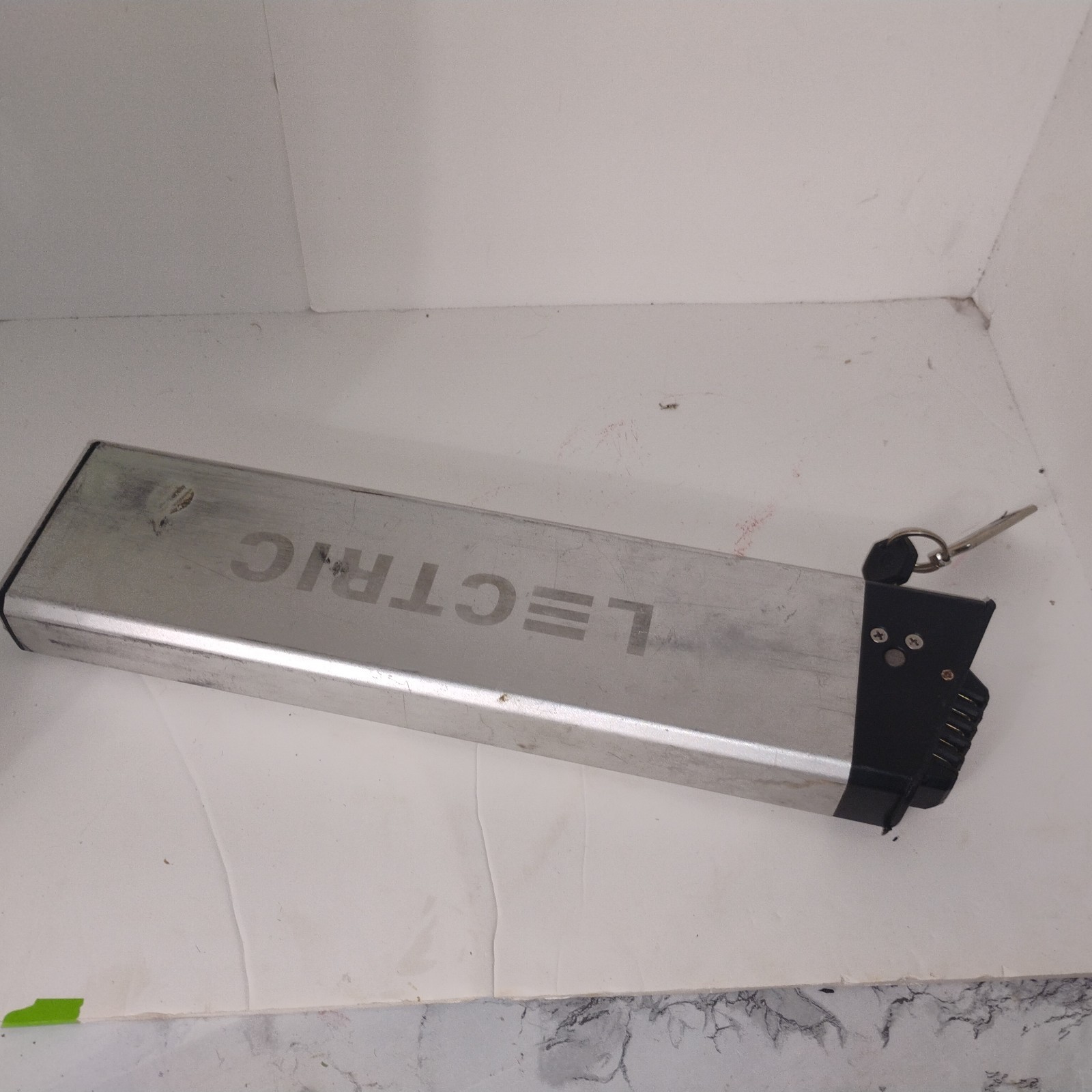 Lectric Li-ion Battery 48V , 10.4Ah Pull Form with Key For Parts