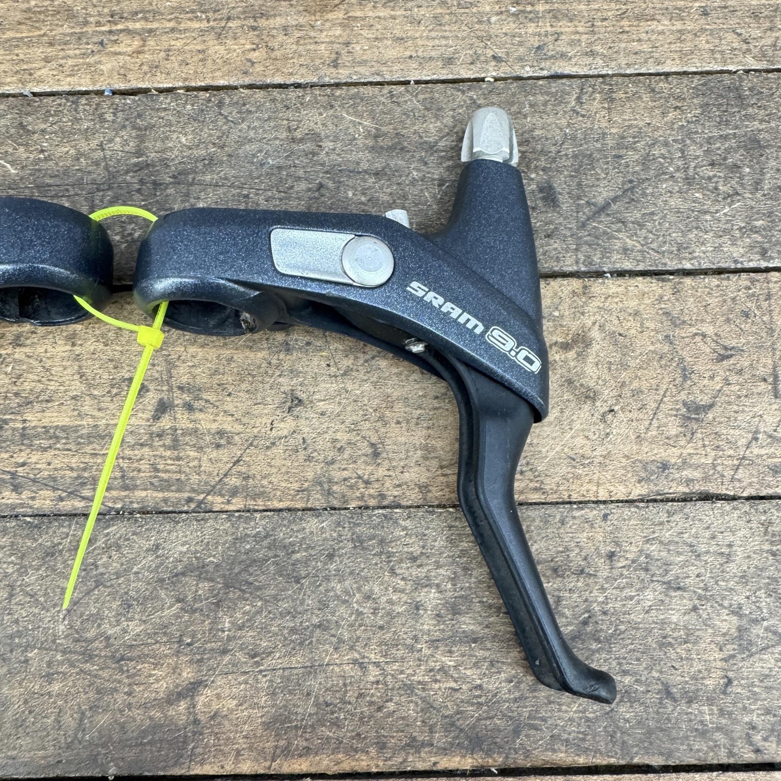 Vintage SRAM 9.0 Brake Levers Pair Black Flat Bar 90s MTB MOuntain