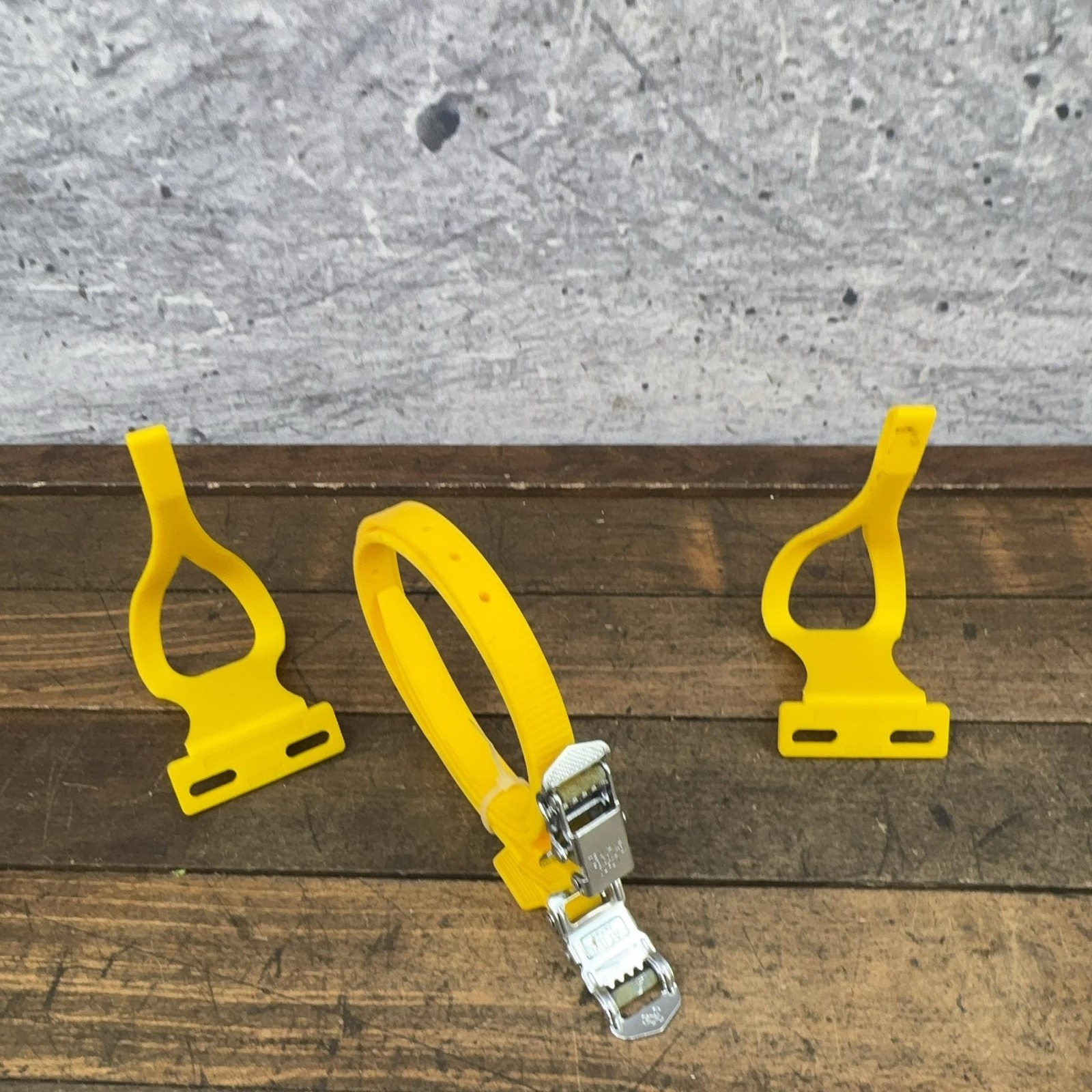Vintage CatEye Toe Clips Straps Yellow NOS Pair Road Bike 80s Japan Plastic