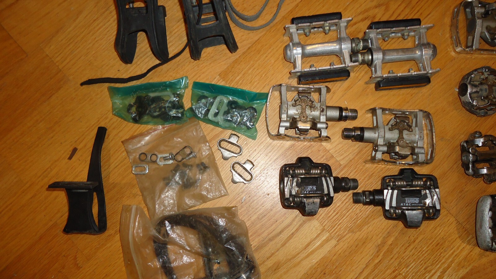 20 Bike Pedal Sets, Some Clipless, Shimano, Time, Look , Mixed Lot