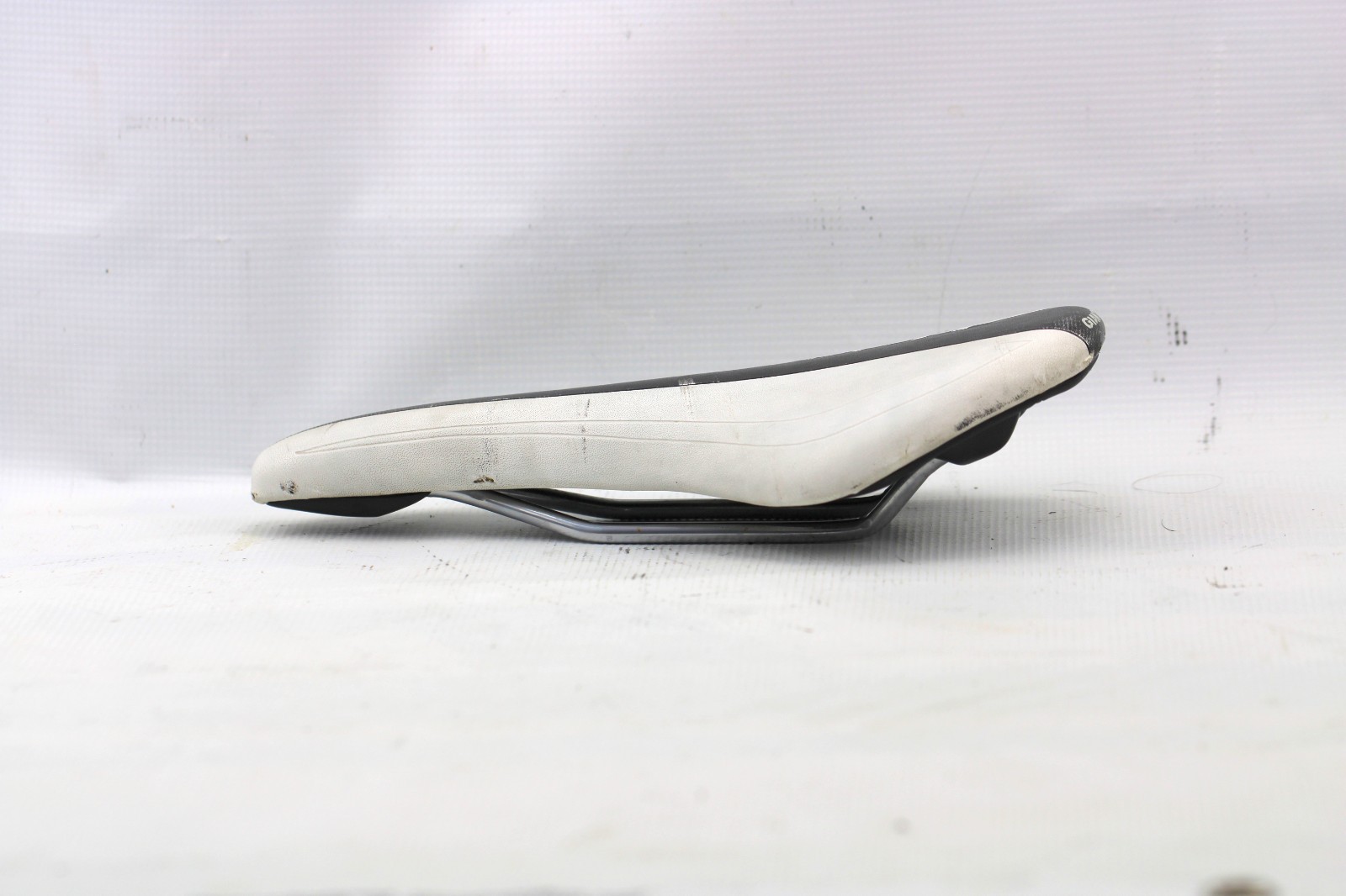 GIANT (VELO) TCR SADDLE Bike Seat 140x290mm 355g White/Black