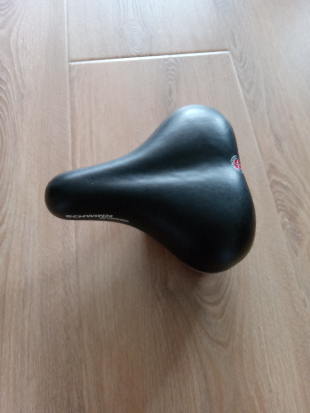 Schwinn Cruzair Wide Saddle Bike Bicycle Seat Black Air Cushioned Large 2012 NEW