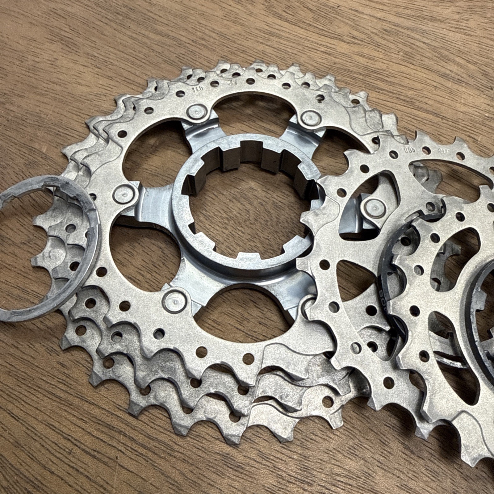 Shimano Ultegra CS-6700 10 Speed 12-30t Cassette w/ Chain
