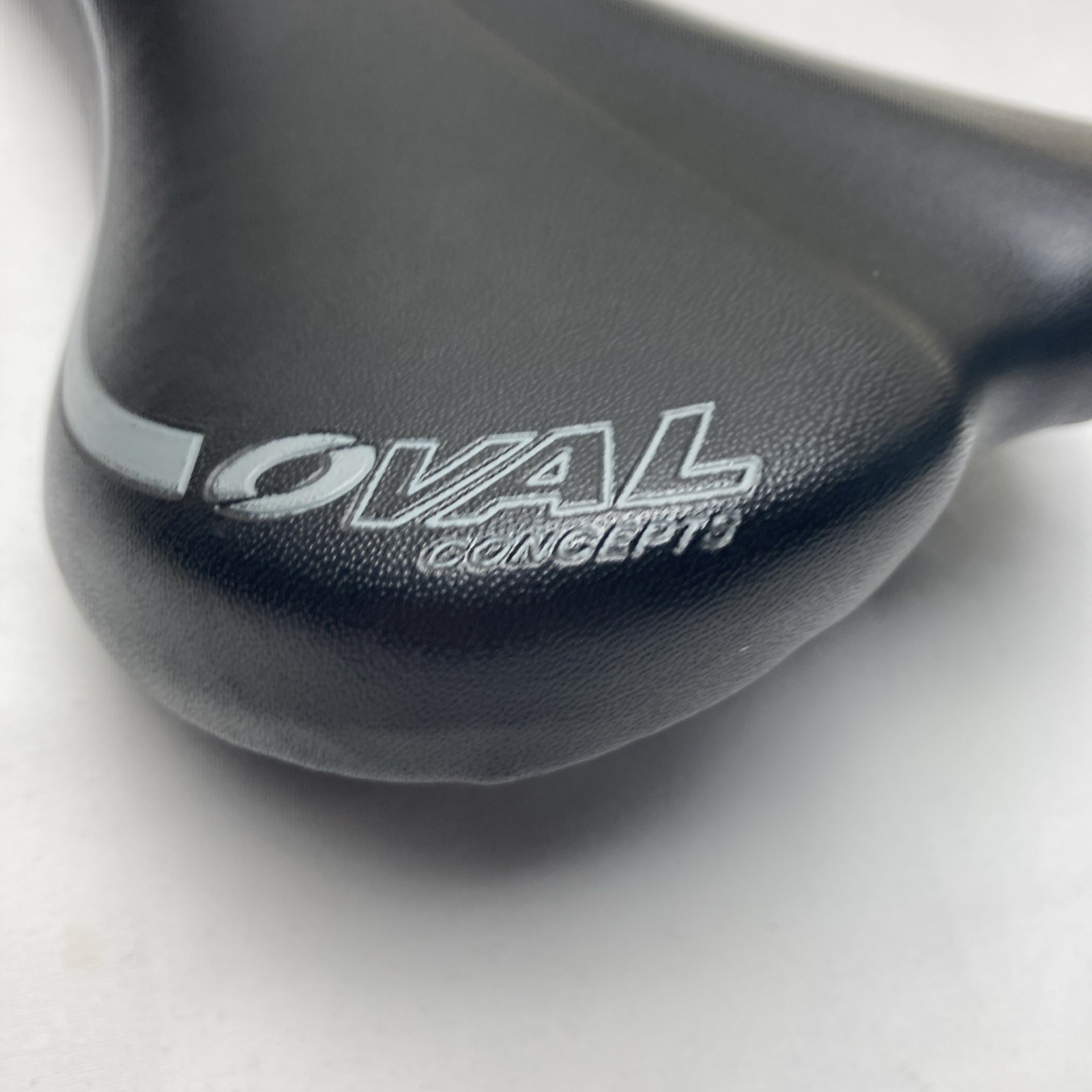 Oval Concepts Bike Saddle – Black with Gray Accents 7x7mm rail clamps