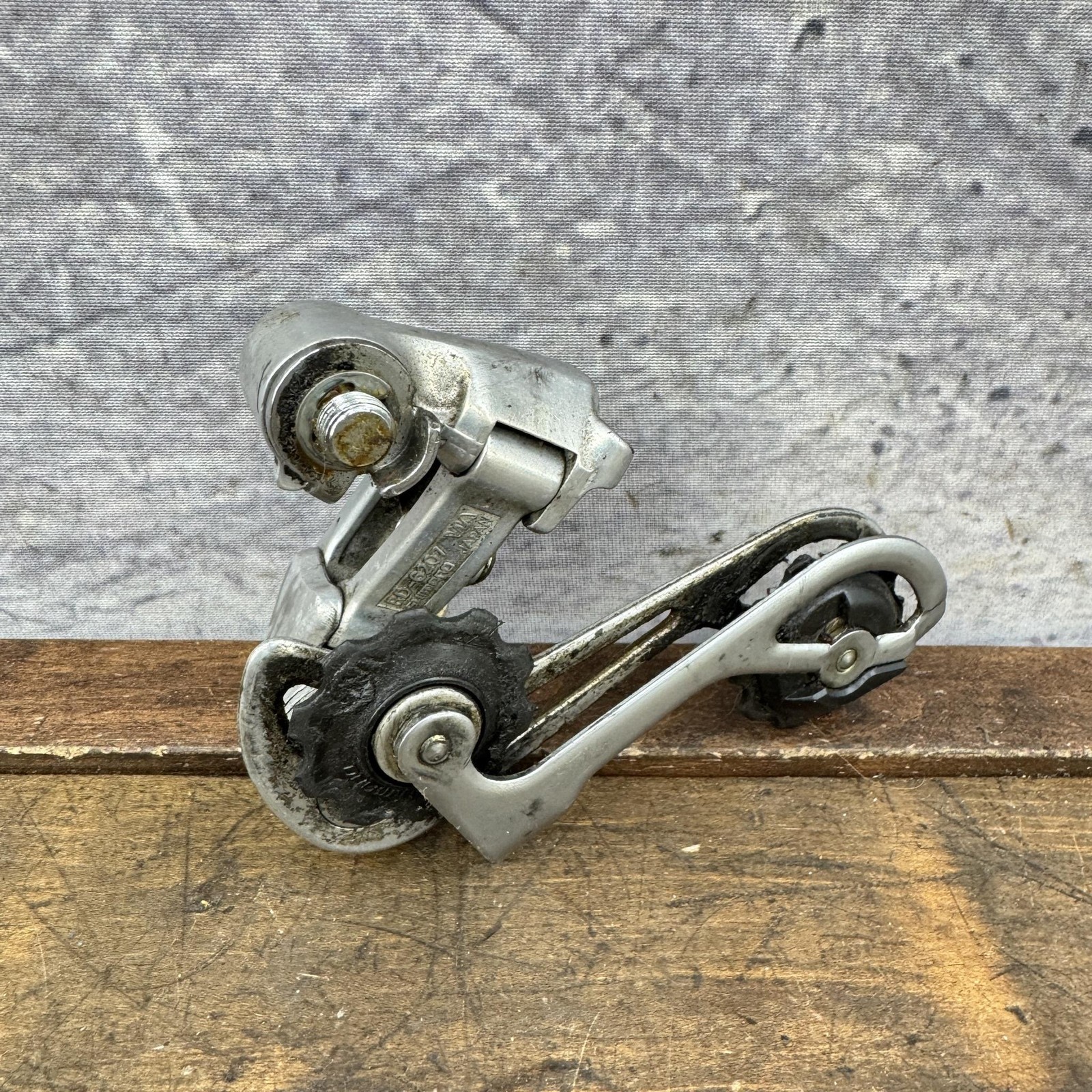 Vintage Shimano 600 Rear Derailleur RD-6207 LONG Cage Silver Road Japan 225g
