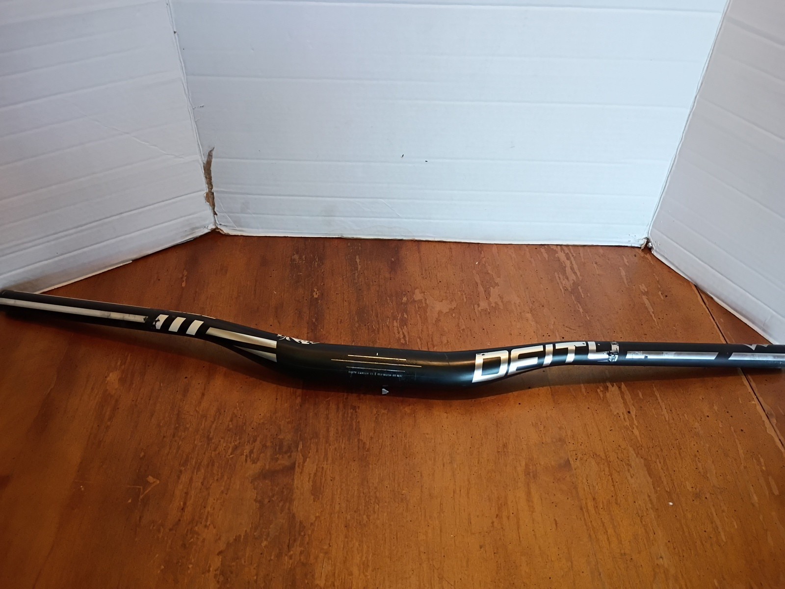 Deity Speedway Carbon MTB Bike Handlebar 760 x 35mm Clamp 25mm Rise – Silver