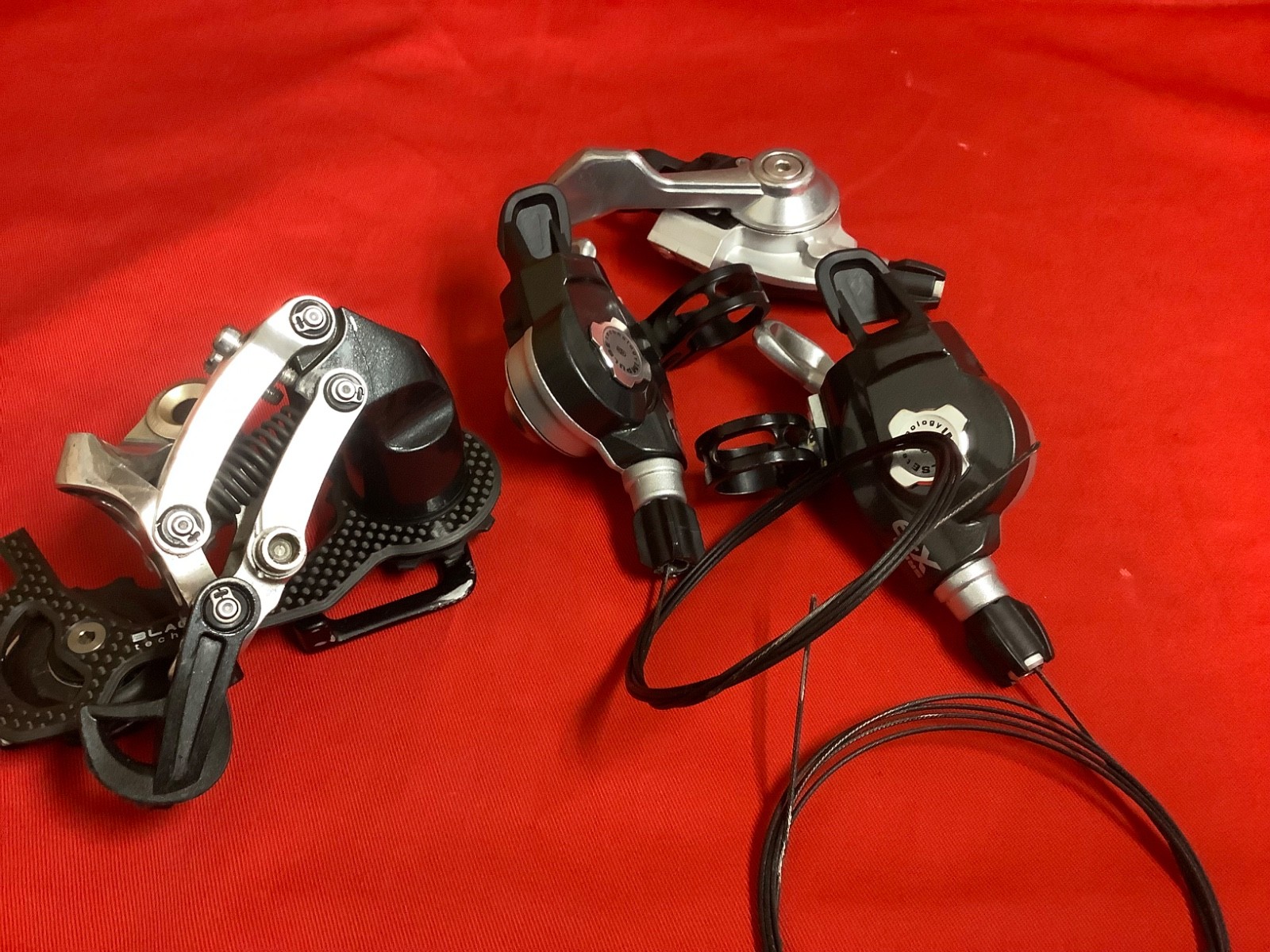 SRAM X0 Rear Derailleur BlackBox Technology 9 Speed Carbon Medium + 3 shifters