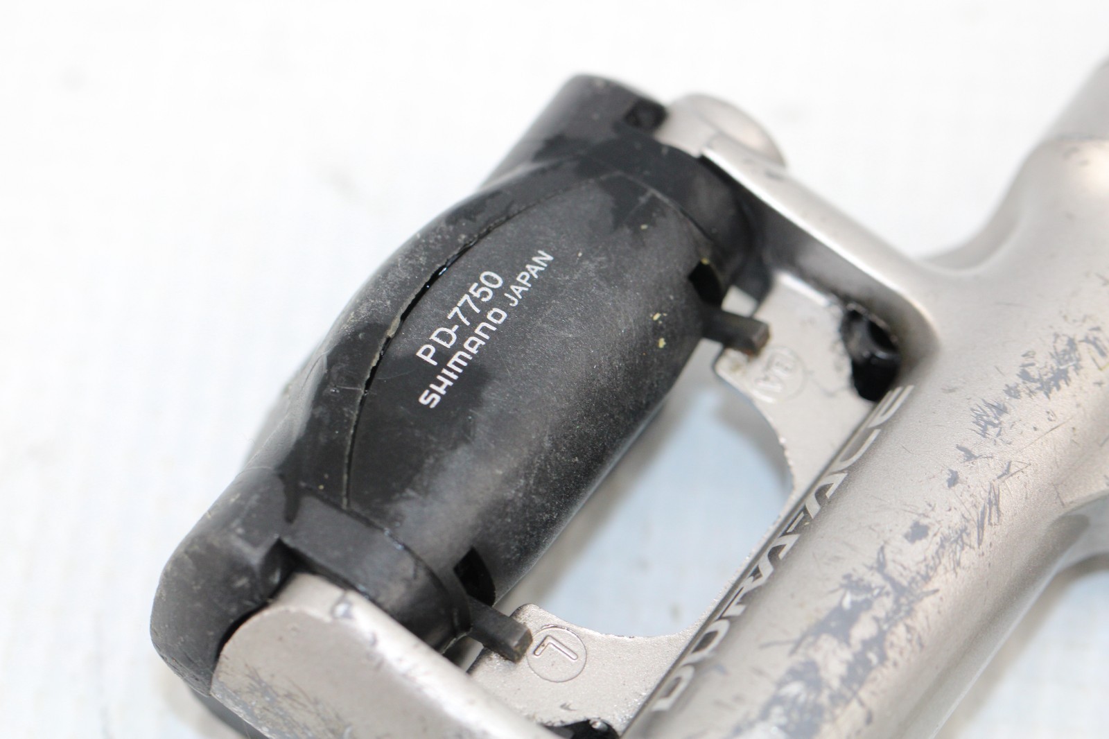 SHIMANO DURA ACE PEDALS Clipless 282g Road Bike 9/16″ Single Sided PD-7750