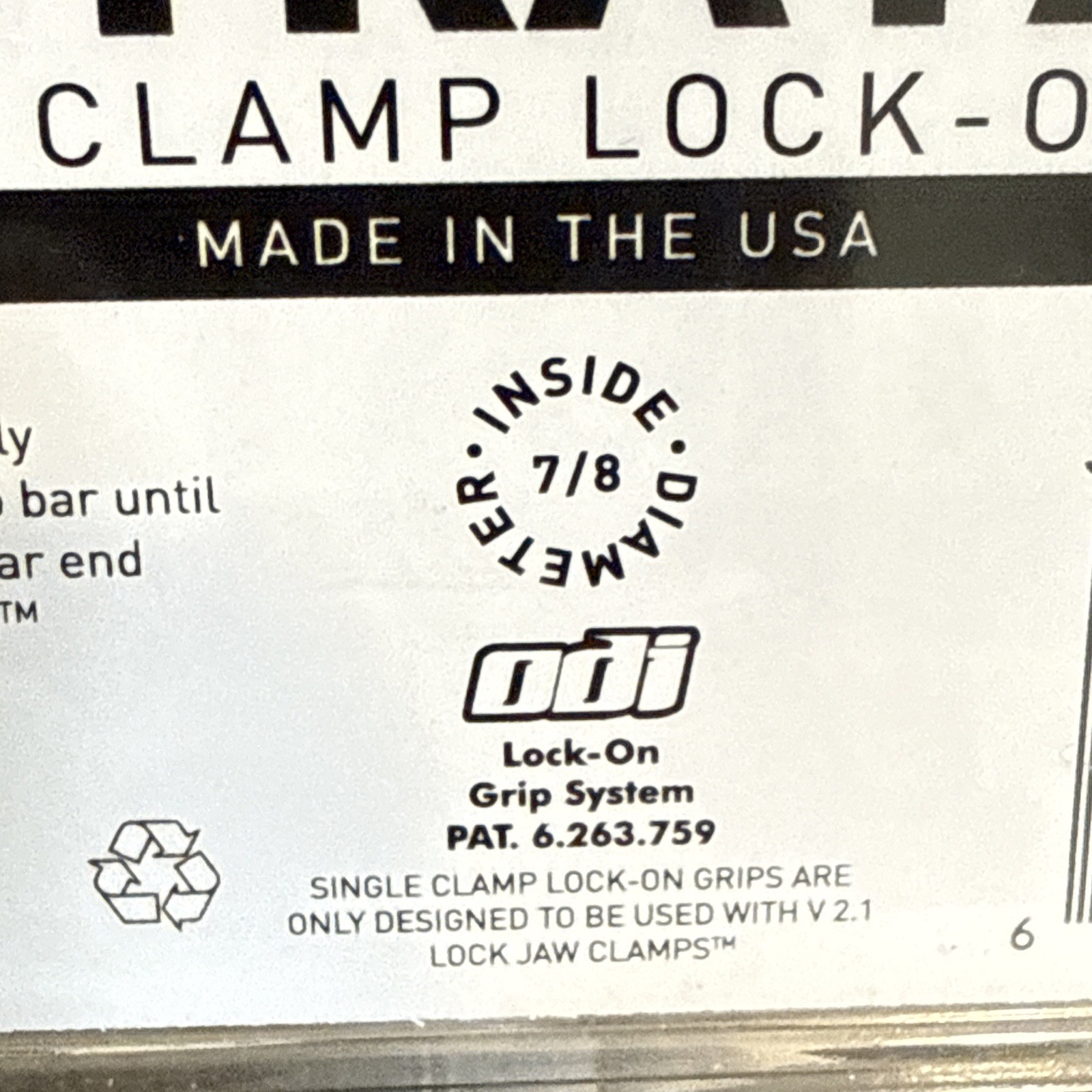 Lizard Skins Strata Single Clamp – Lock-on Grips – Jet Black 135mmx32.25mm [caw]