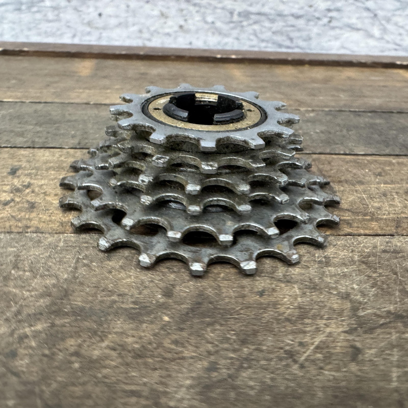 Vintage SunTour Winner Pro 6-Speed Freewheel 22t Japan Road Bike Cluster