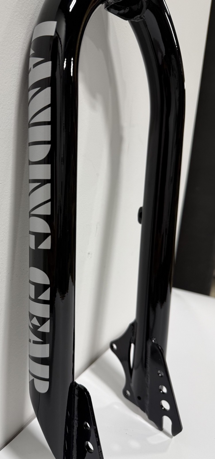 SE LANDING GEAR DISC FORK 27.5IN+ – BLACK – MY’22 MANIACC FLYER