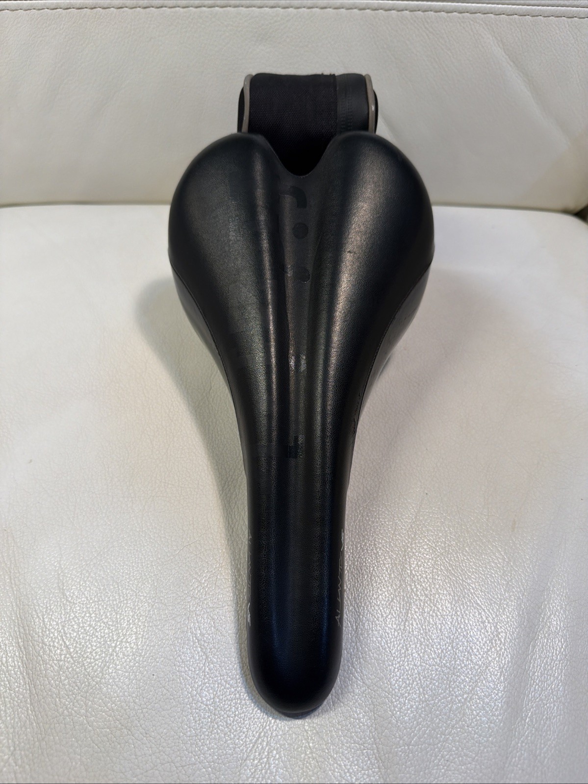 Fizik Aliante Vs Kium Rail Bike Saddle With Fizik Bag