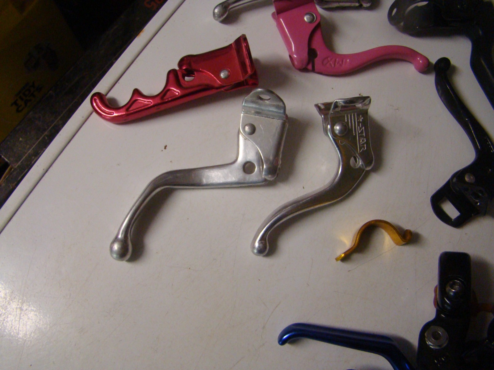 ASSORTED CHANG STAR BRAKE LEVERS ( MOST NEED CLAMPS )
