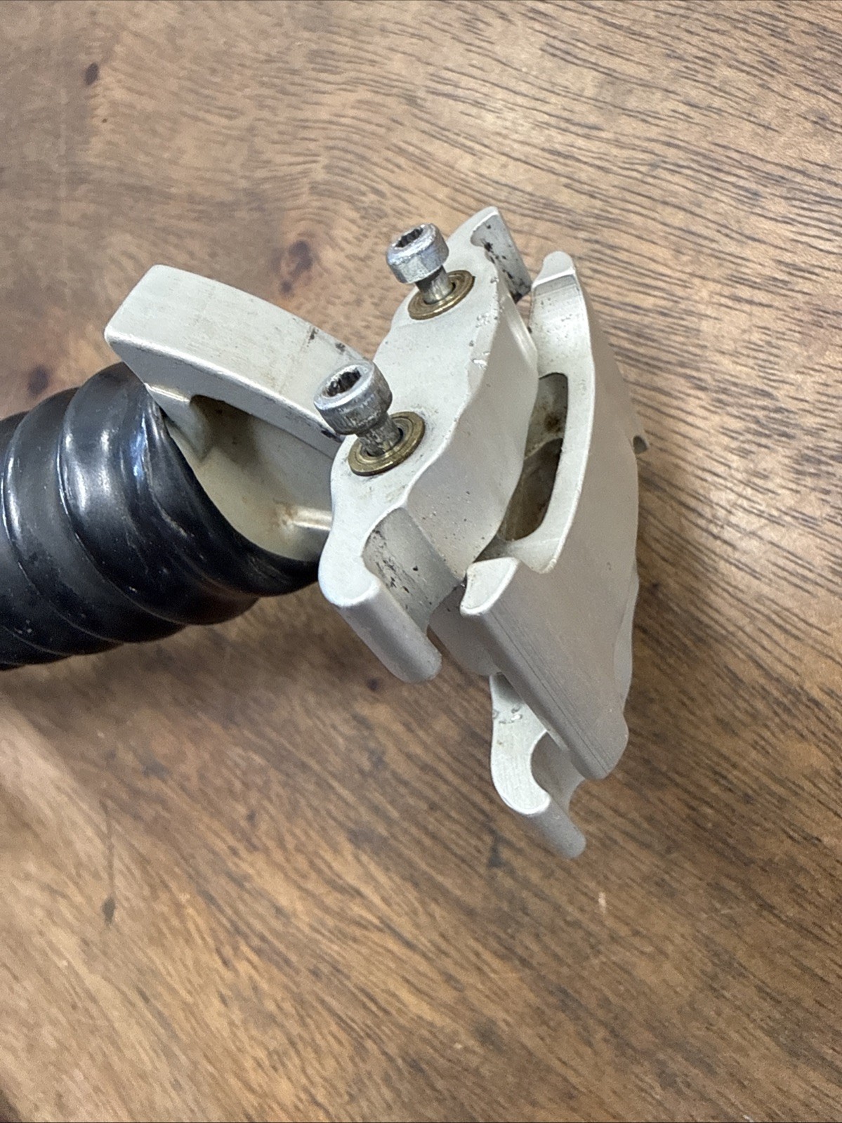 USE XCR Alien Shok Post 25.0mm Suspension Seatpost 390mm Vintage Mountain Bike