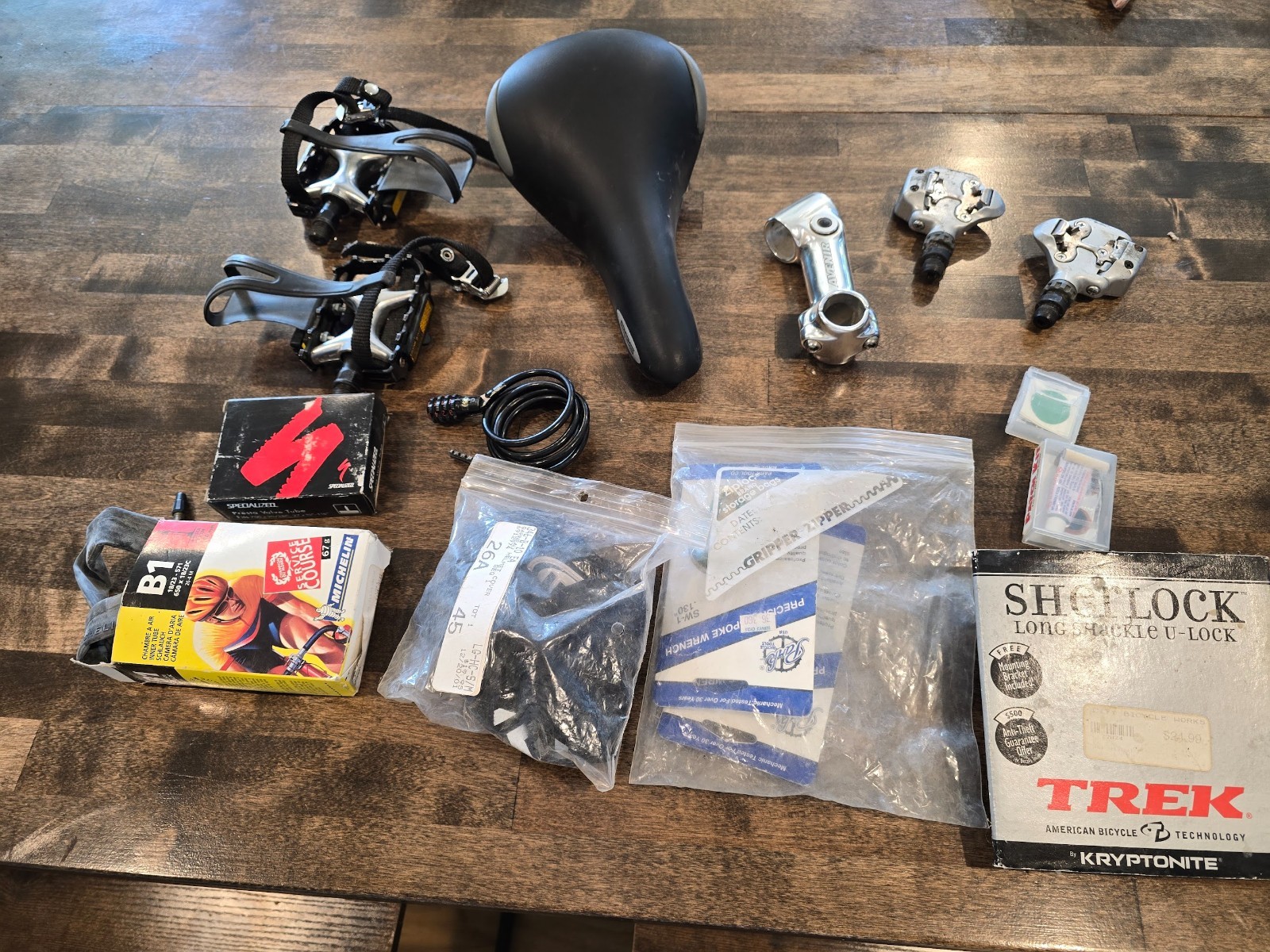 Vintage Assorted Bicycle Bike Parts Wellgo LU-964 & Shimano PD-A25 Pedals