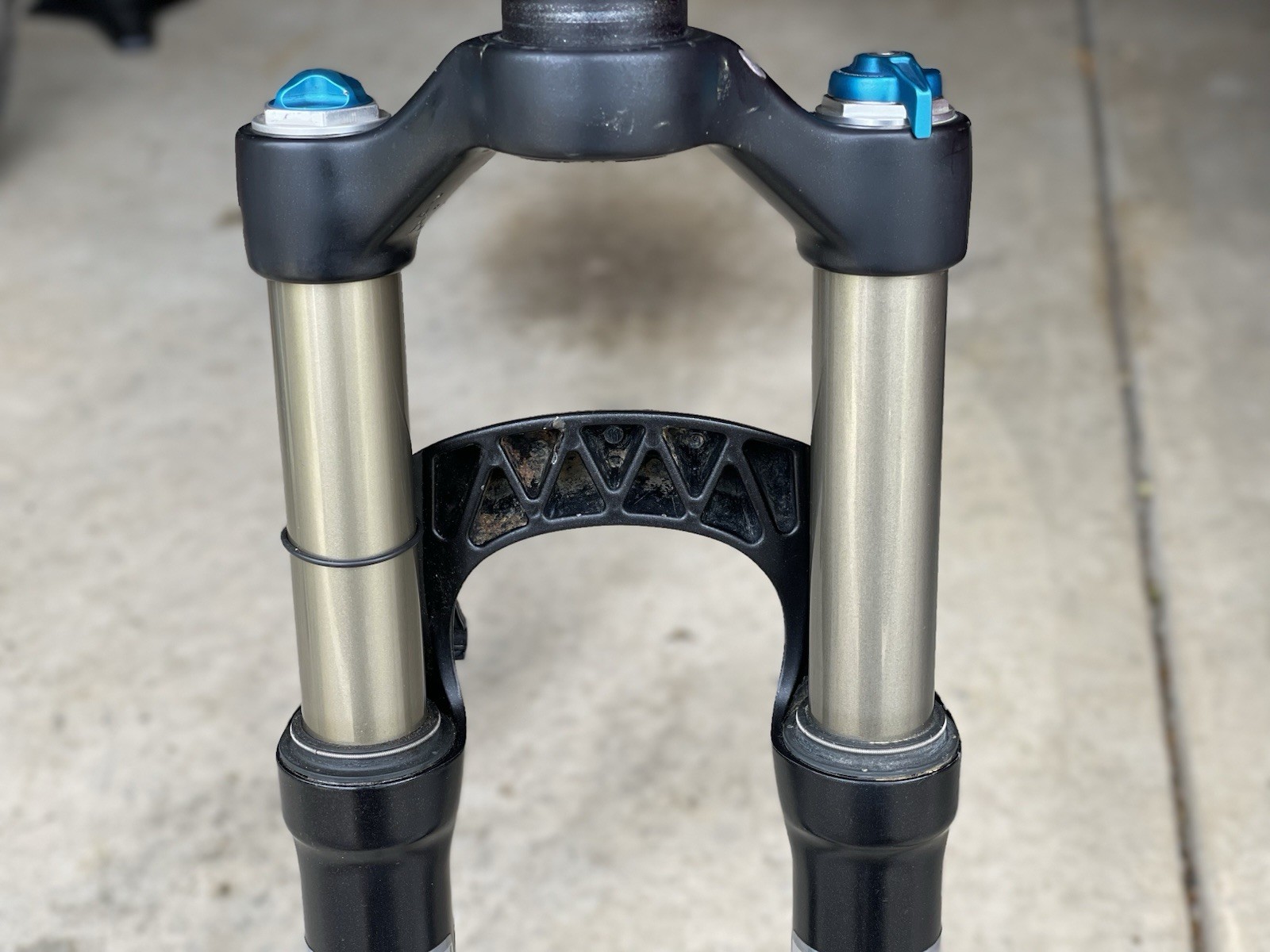 Fox 29” Fork – Fit RL 32 F29 Quick Release Tapered Steerer Black – Leaks Oil