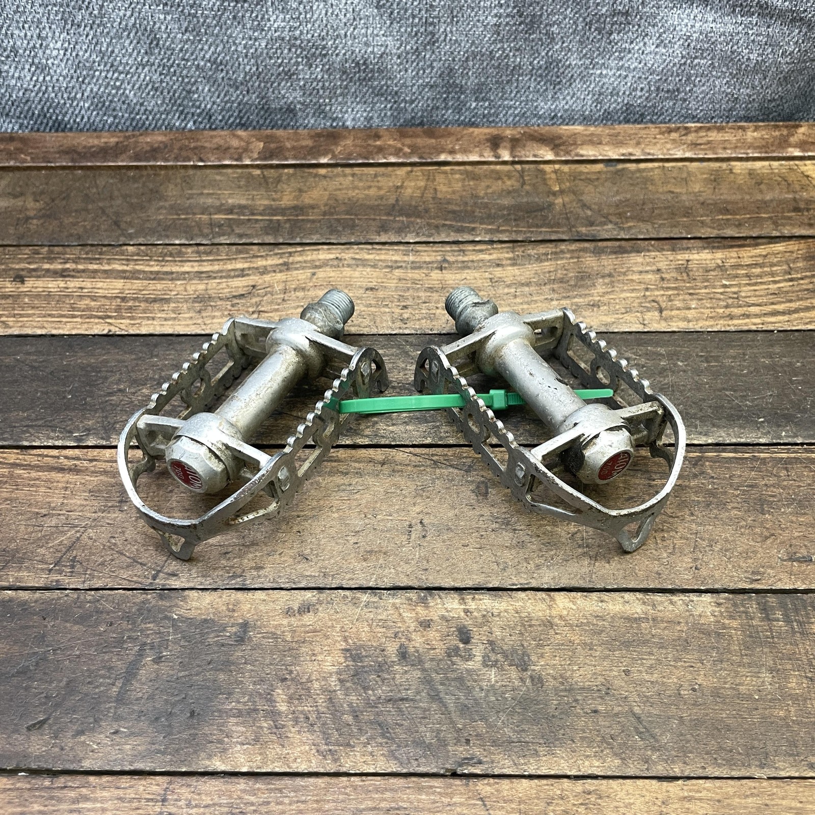 Vintage Atom 700 Platform Bike Pedals Silver Pair 365g Road Touring Alloy