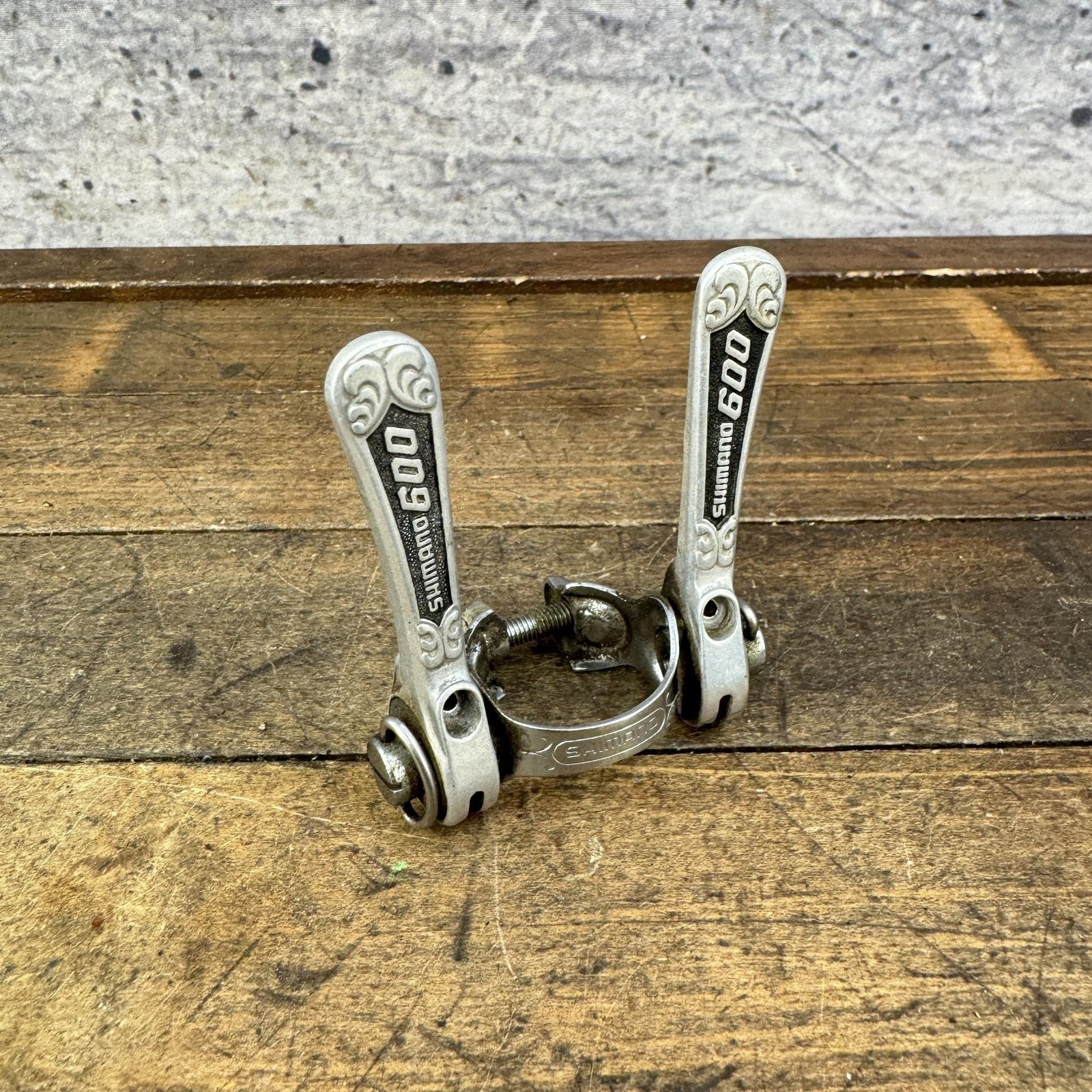 Vintage Shimano 600 Arabesque Shift Levers Shifter Set 28.6 Clamp Road 70s 80s